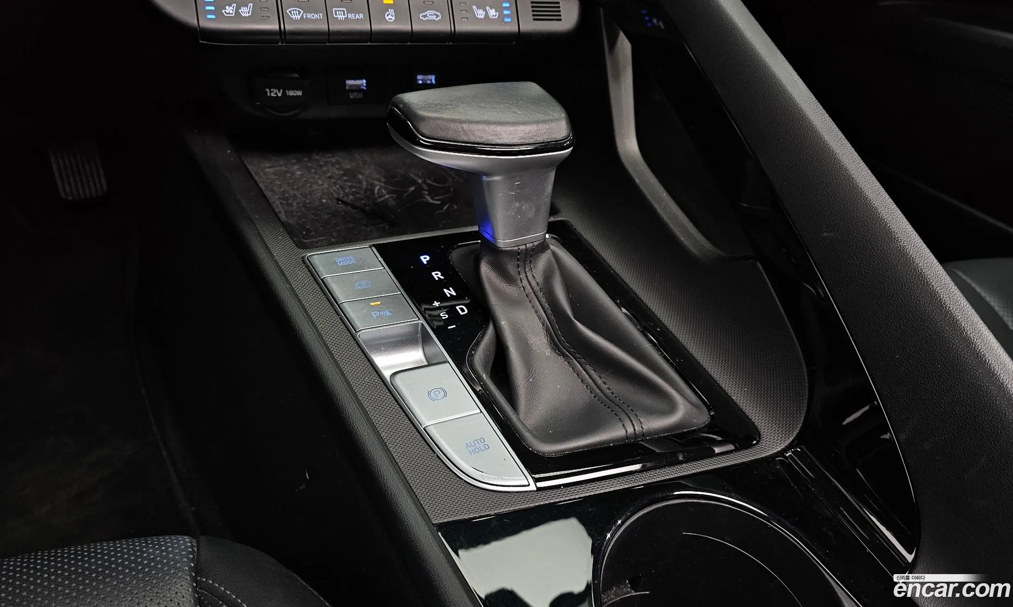 Hyundai Elantra Hybrid 2020 — 18