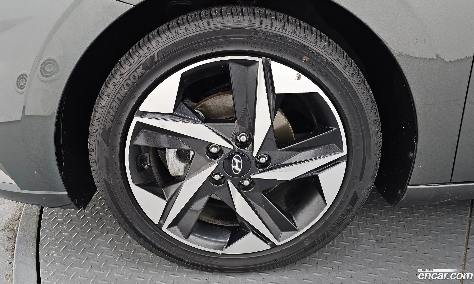 Hyundai Elantra Hybrid 2020 — 9