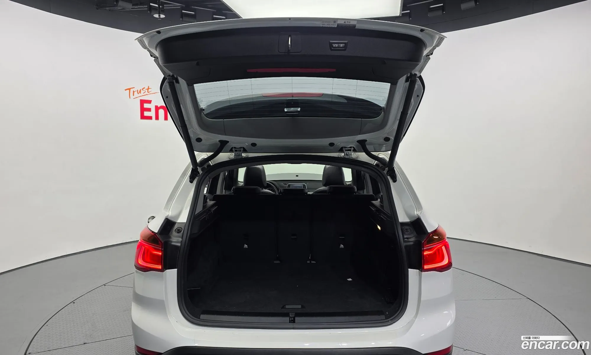BMW X1 2018 WBAJH7108J3G06778 — 8