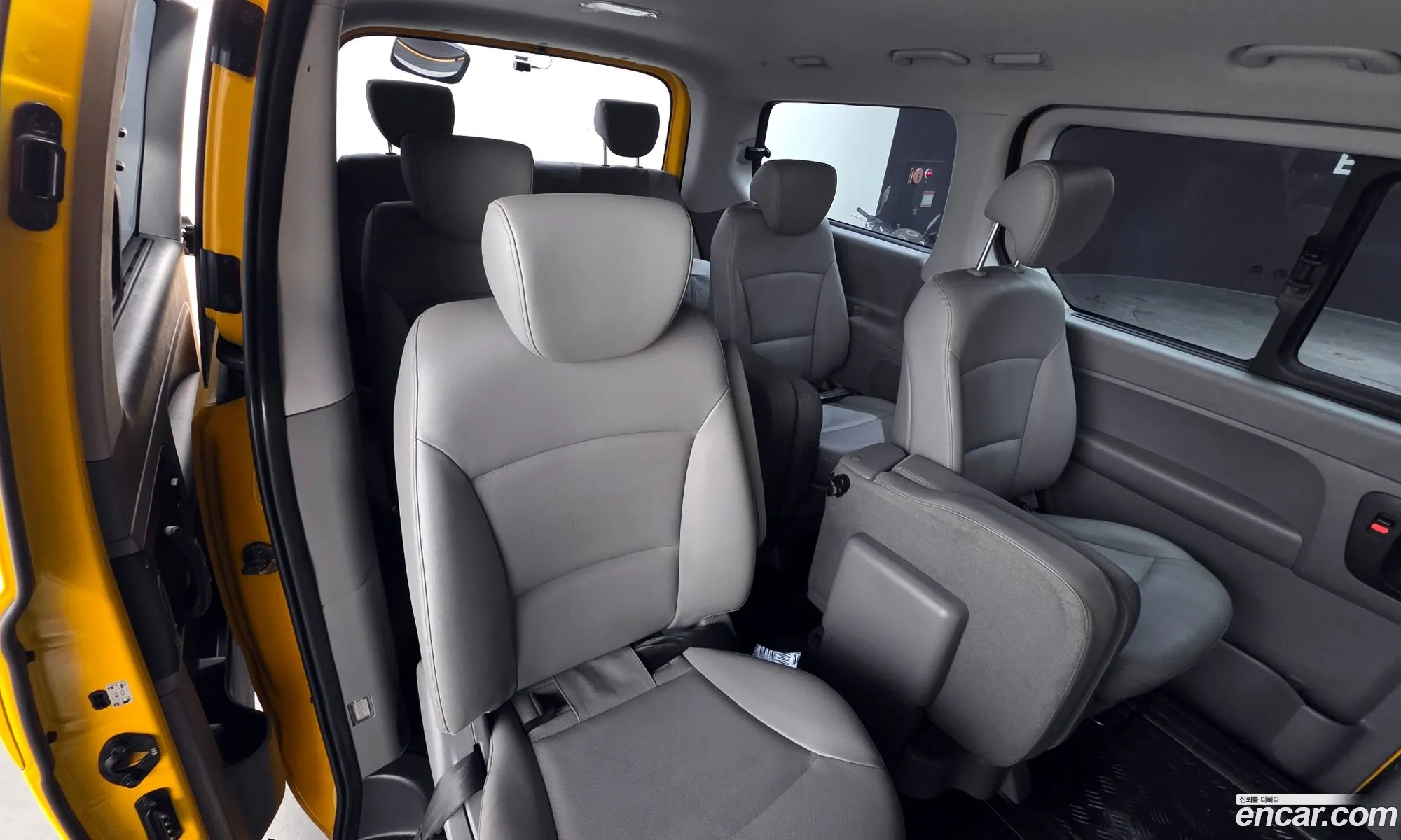 Hyundai Grand Starex 2020 — 19