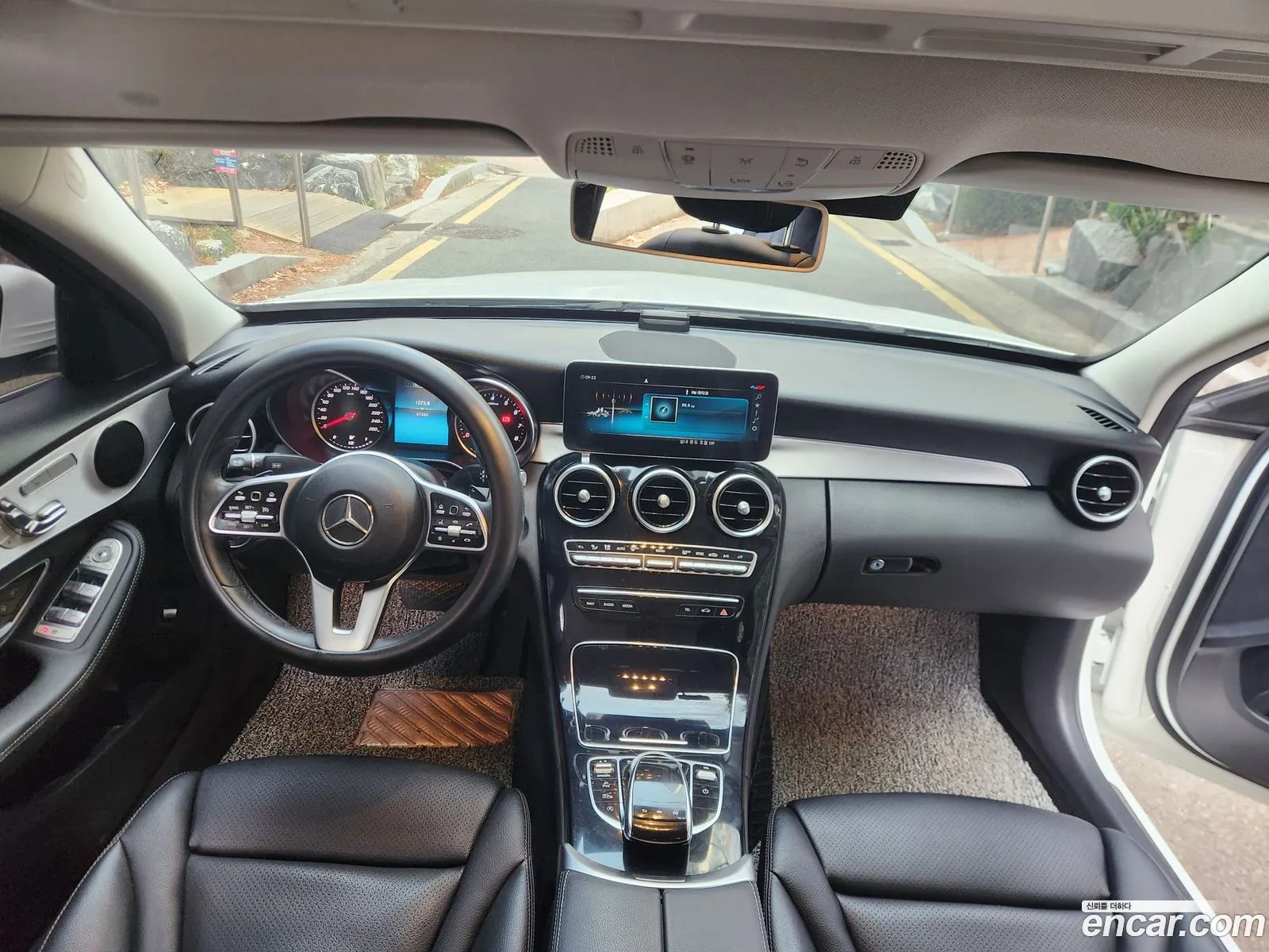 Mercedes-Benz C-Class W205 2020 — 12