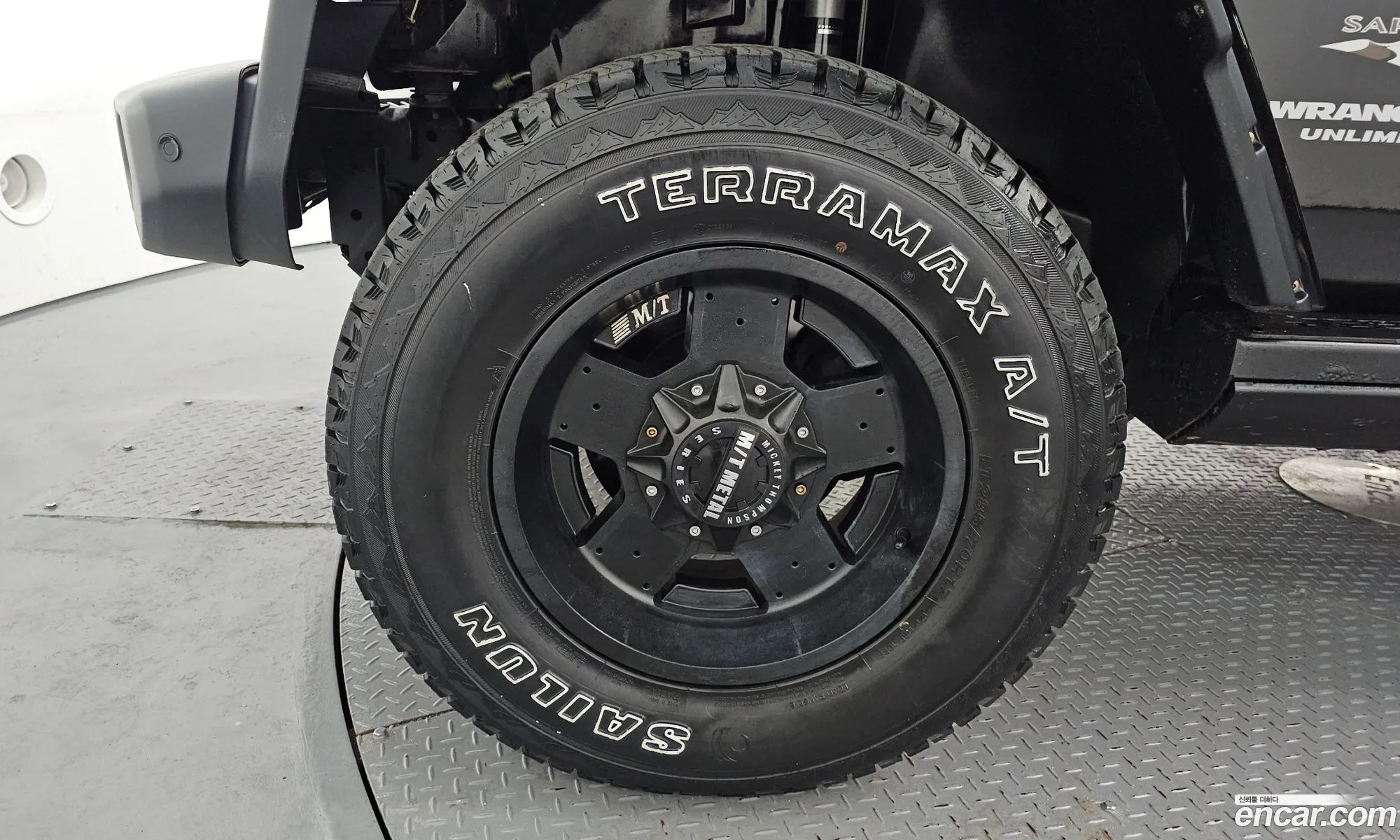 Jeep Wrangler 2017 1C4HJWEG9HL672609 — 12