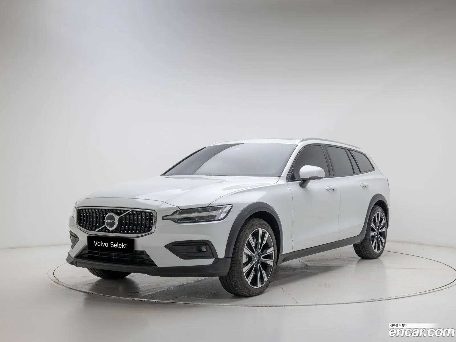 Volvo V60 Cross Country 2025 — 14