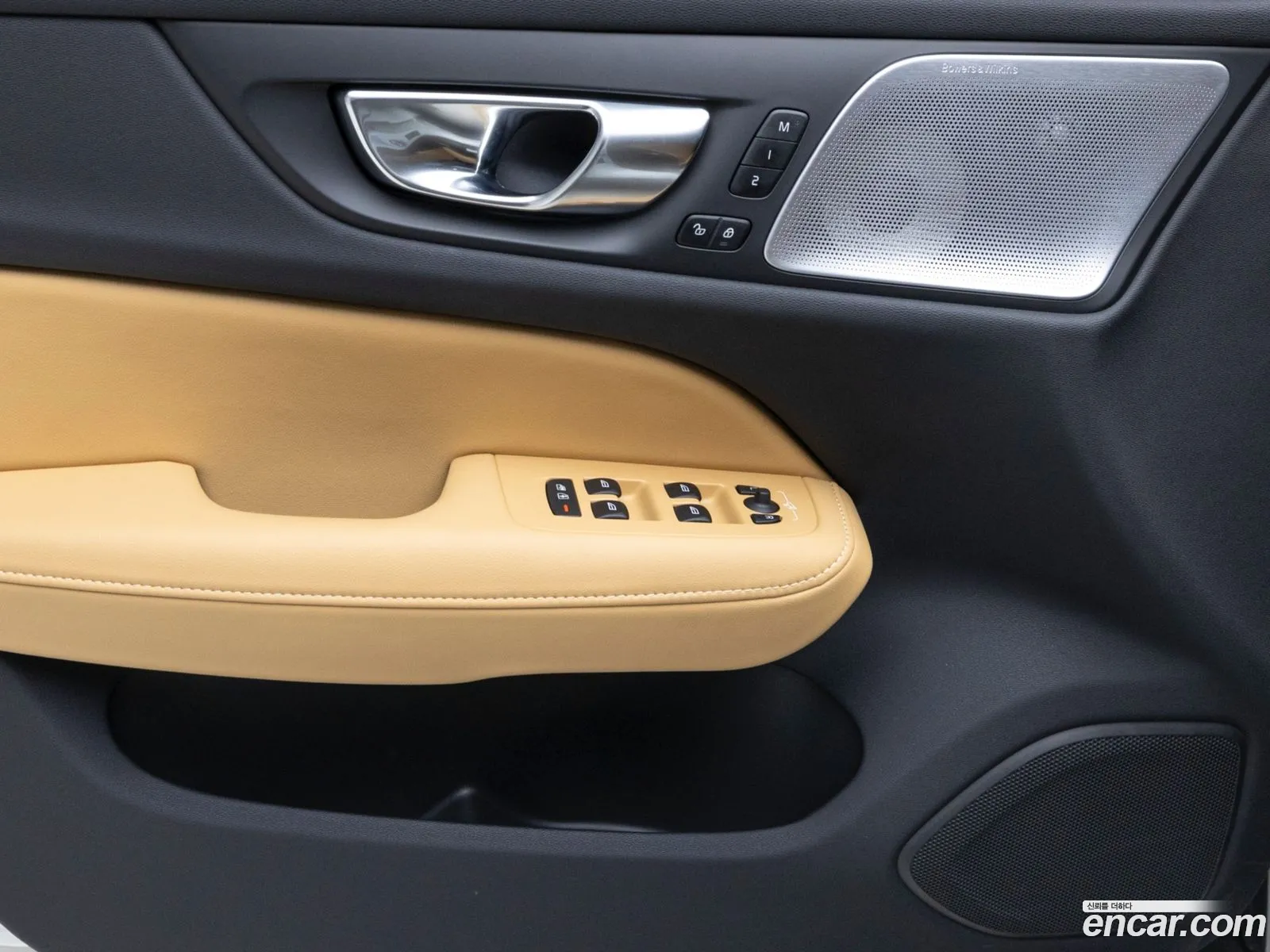 Volvo V60 Cross Country 2025 — 7
