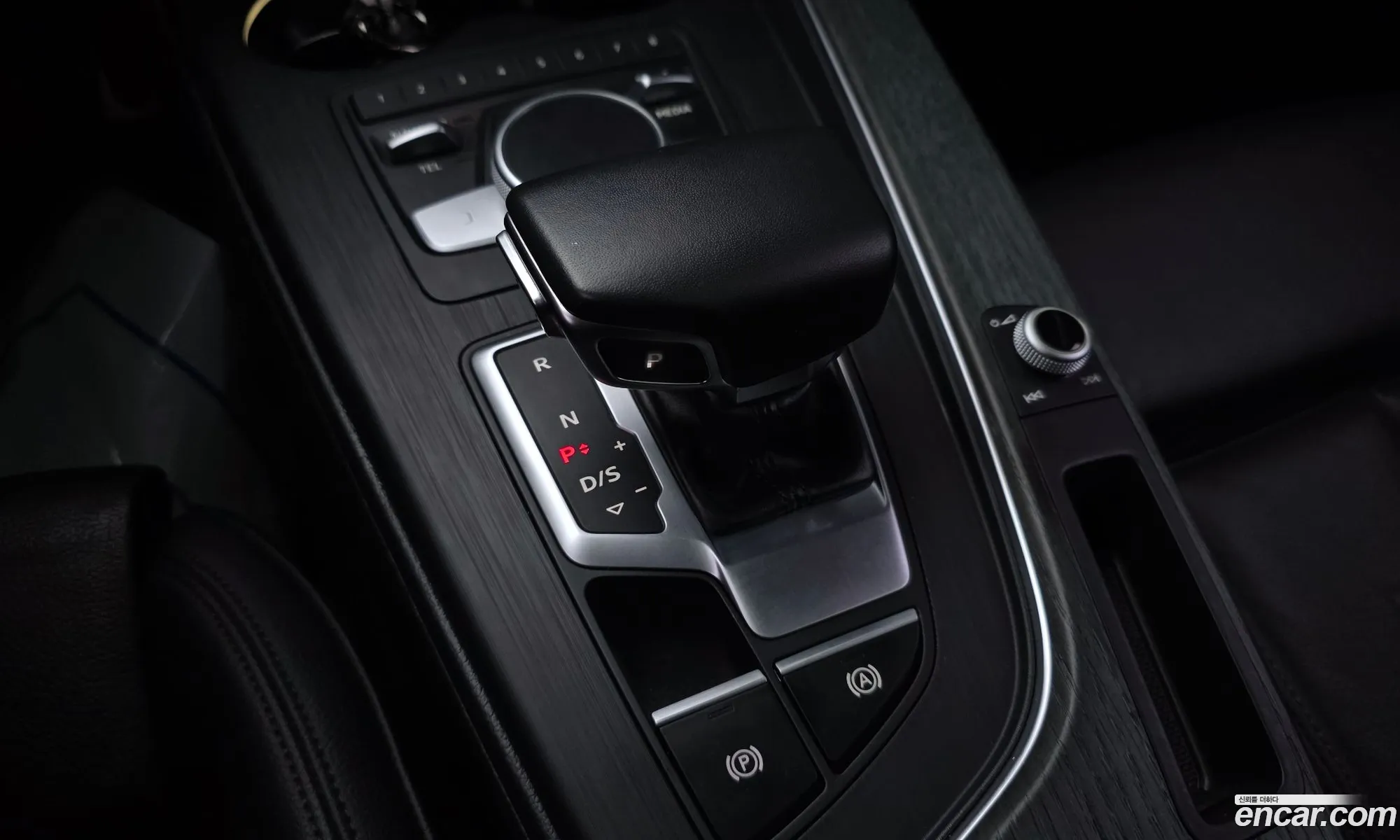 Audi A4 2018 WAUZZZF44JA188414 — 8