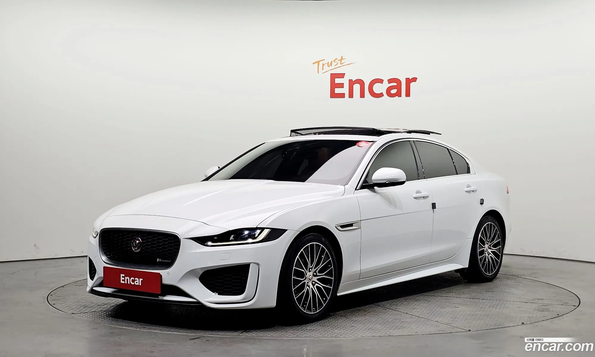Jaguar XE 2020 SAJAB4BN0LCP65910 — 15