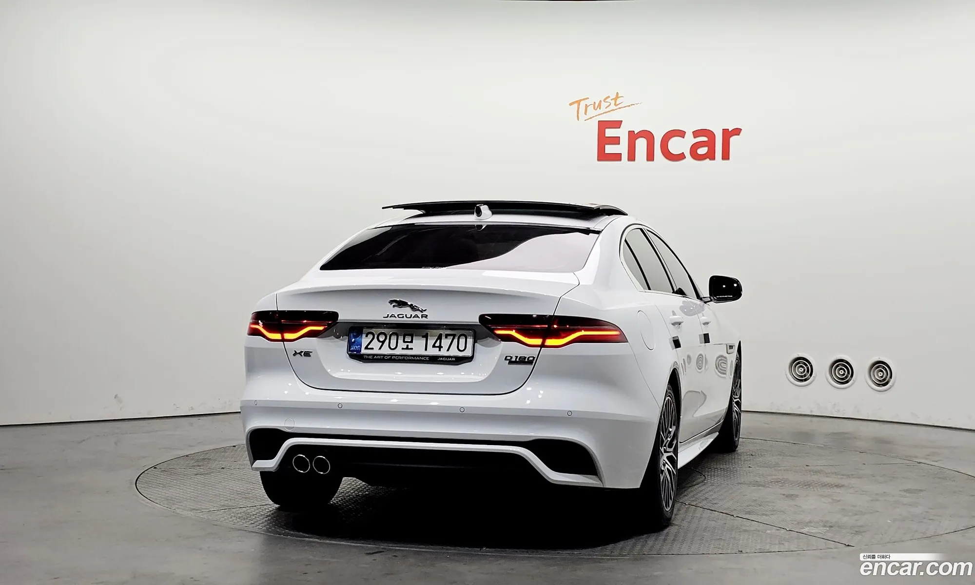 Jaguar XE 2020 SAJAB4BN0LCP65910 — 18