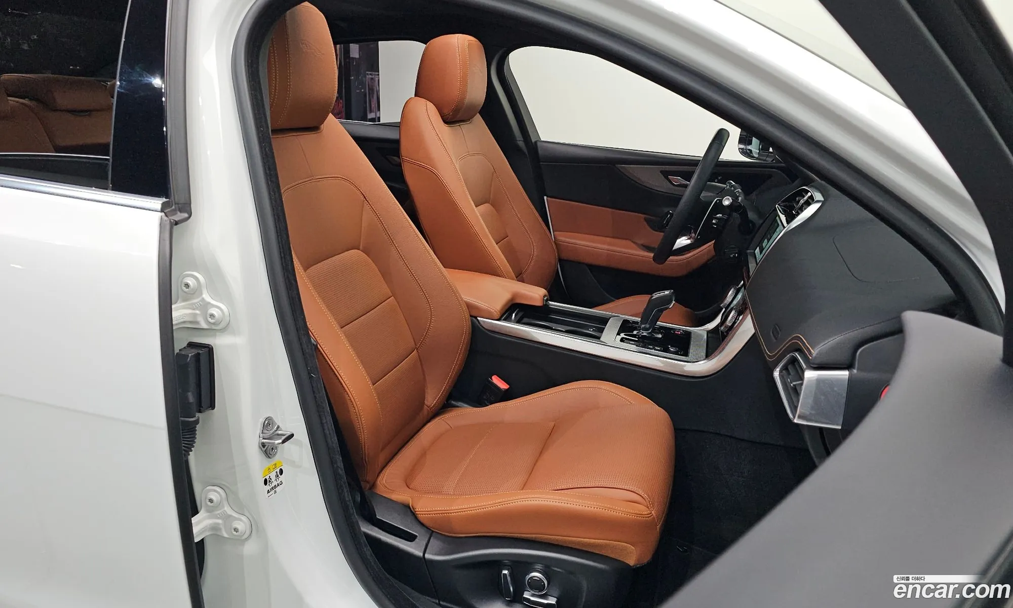 Jaguar XE 2020 SAJAB4BN0LCP65910 — 9