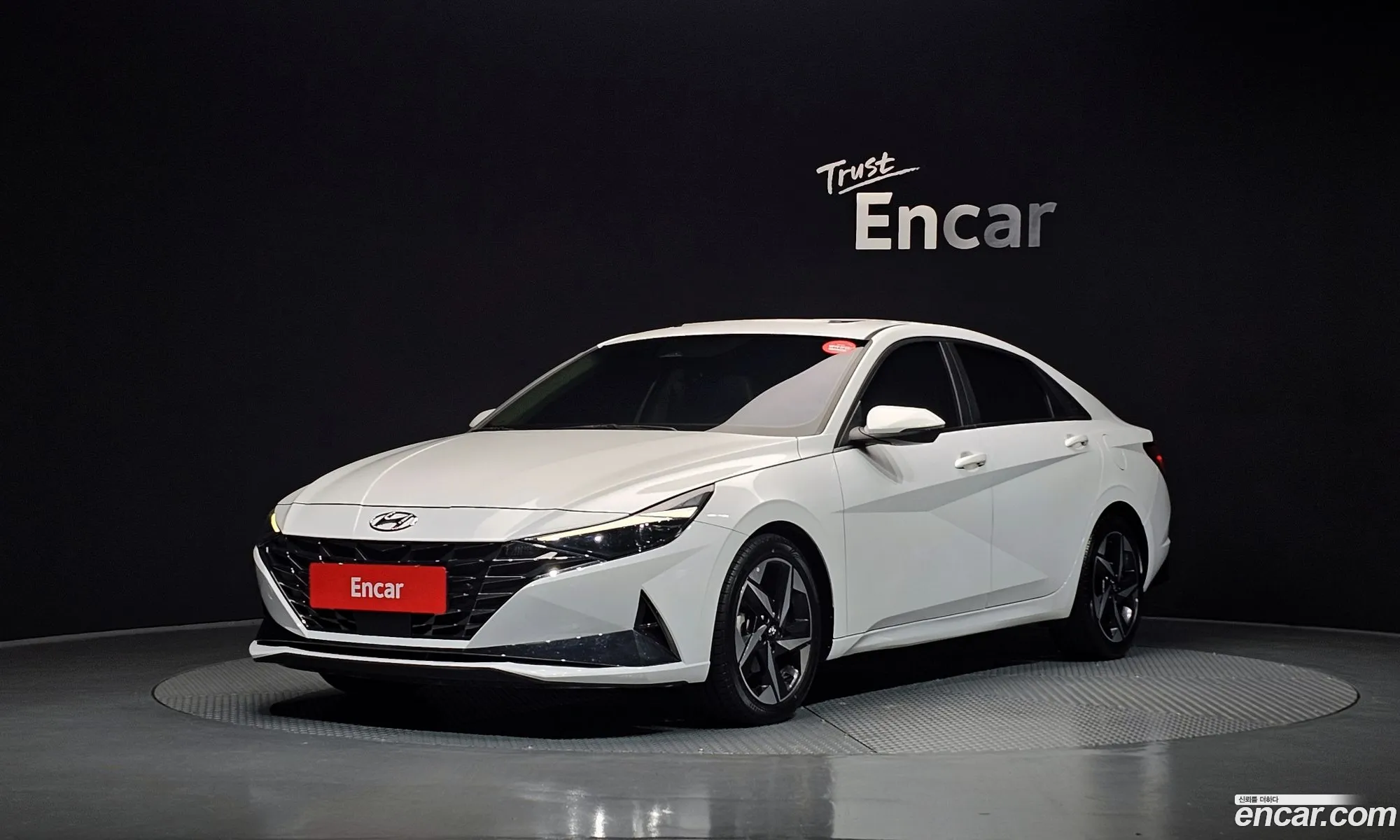 Hyundai Elantra Hybrid 2020 — 17