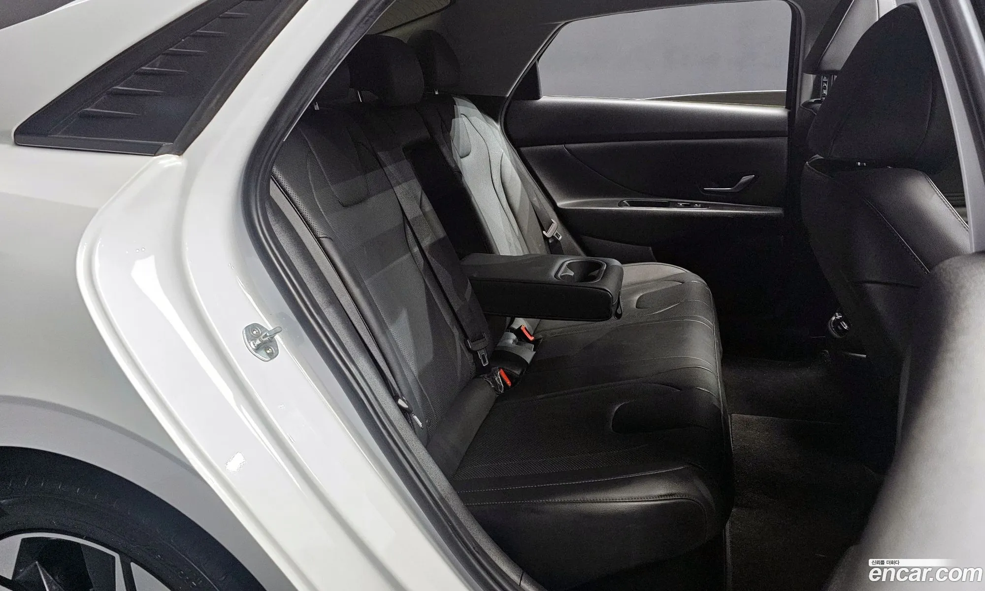 Hyundai Elantra Hybrid 2020 — 20