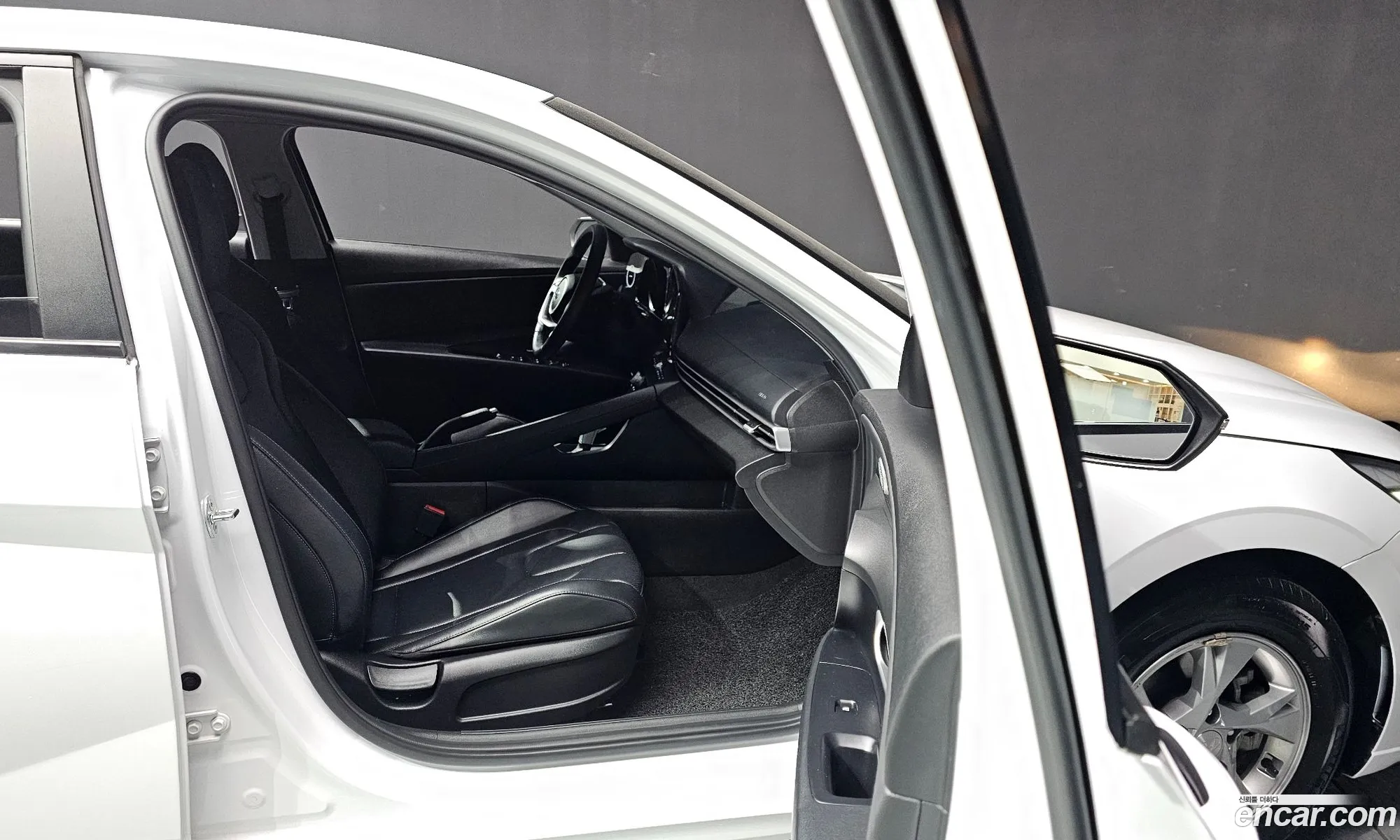 Hyundai Elantra 2021 — 3
