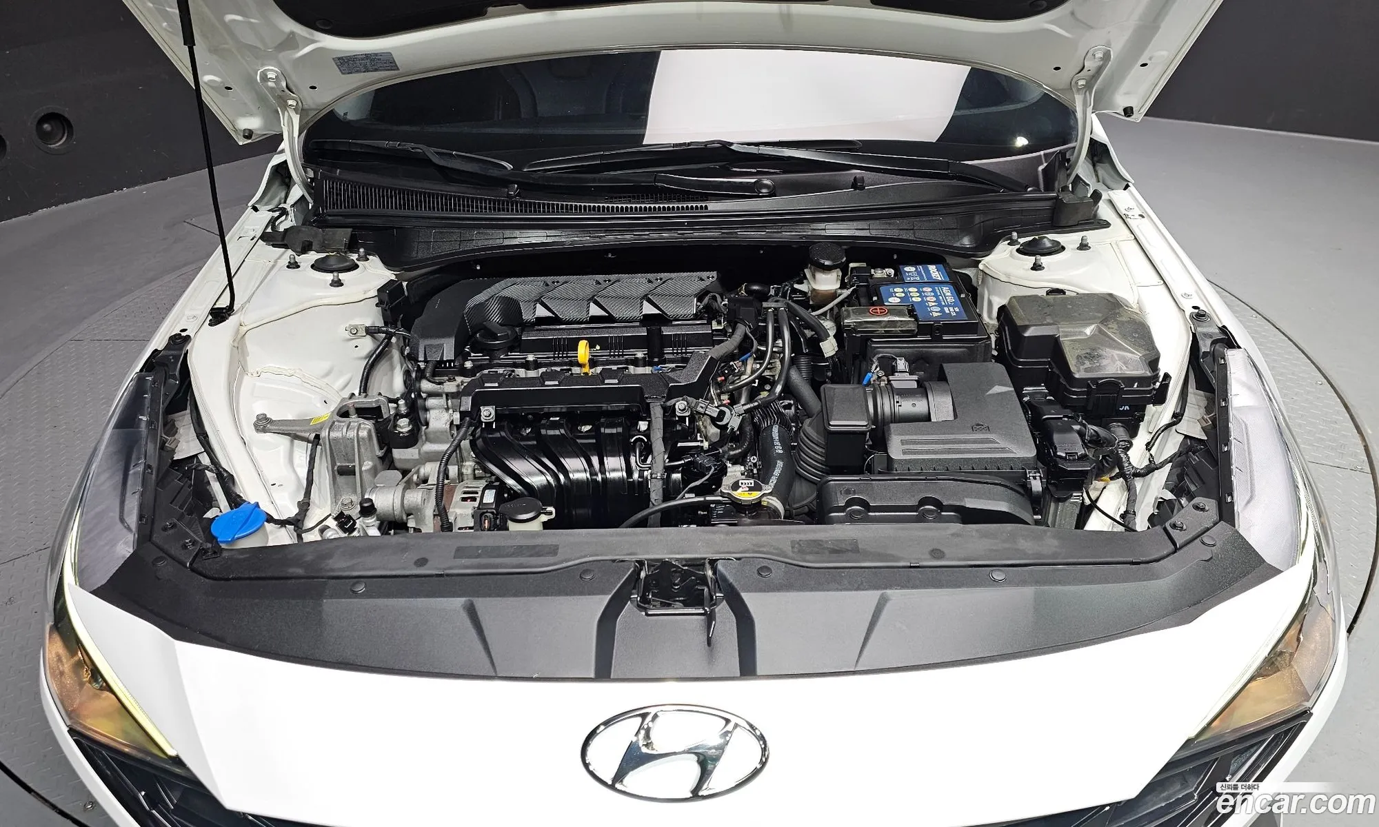 Hyundai Elantra 2021 — 2