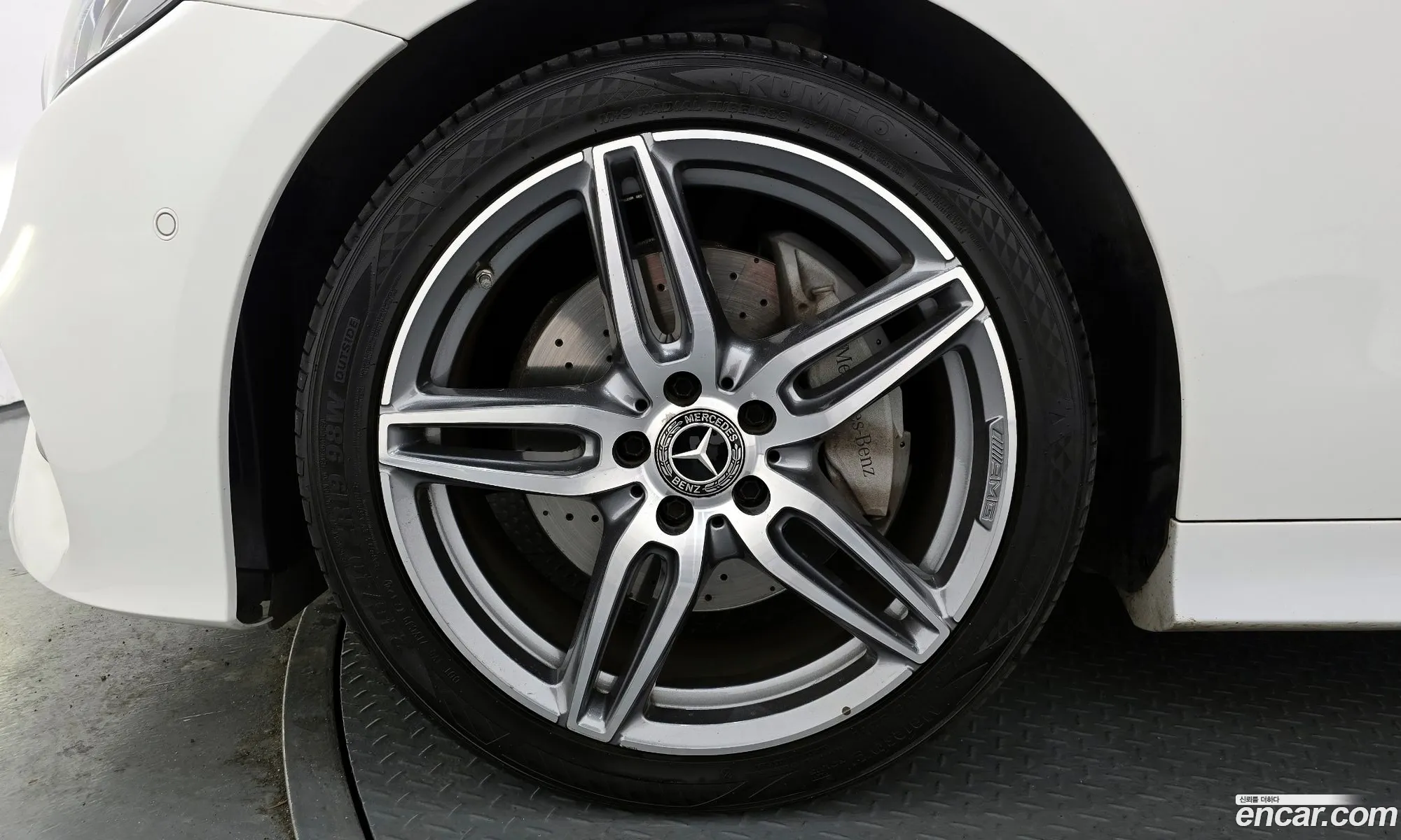 Mercedes-Benz E-Class W213 2018 WDD1J1EB3KF072088 — 9