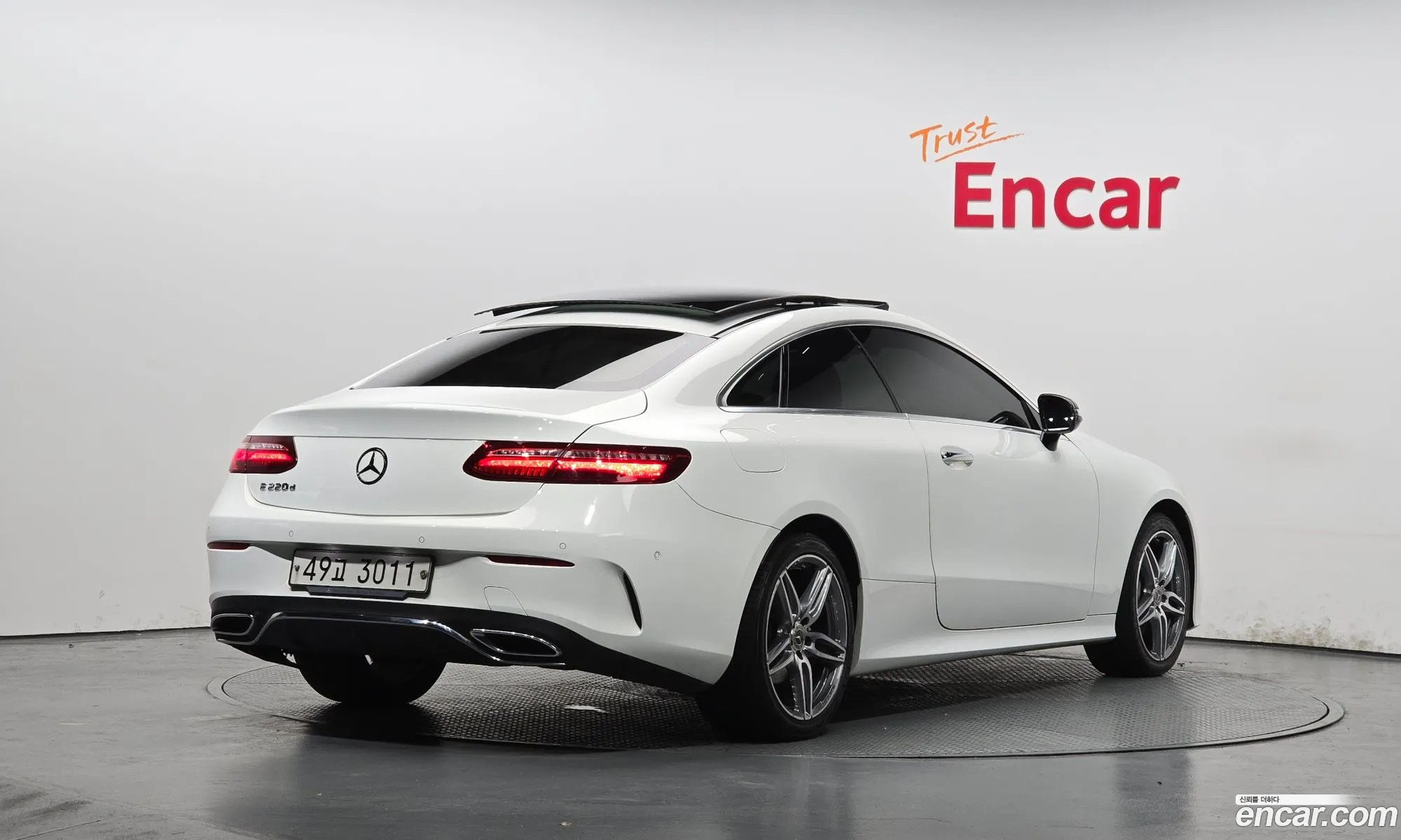 Mercedes-Benz E-Class W213 2018 WDD1J1EB3KF072088 — 12