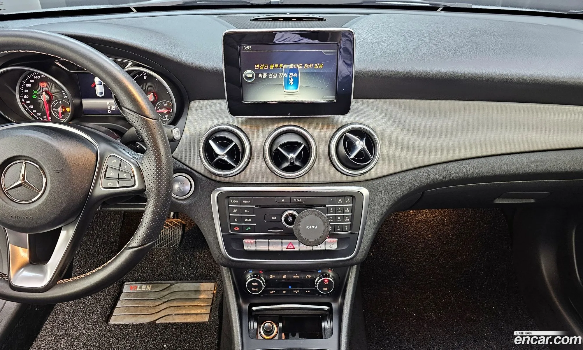 Mercedes-Benz CLA-Class C117 2017 — 13