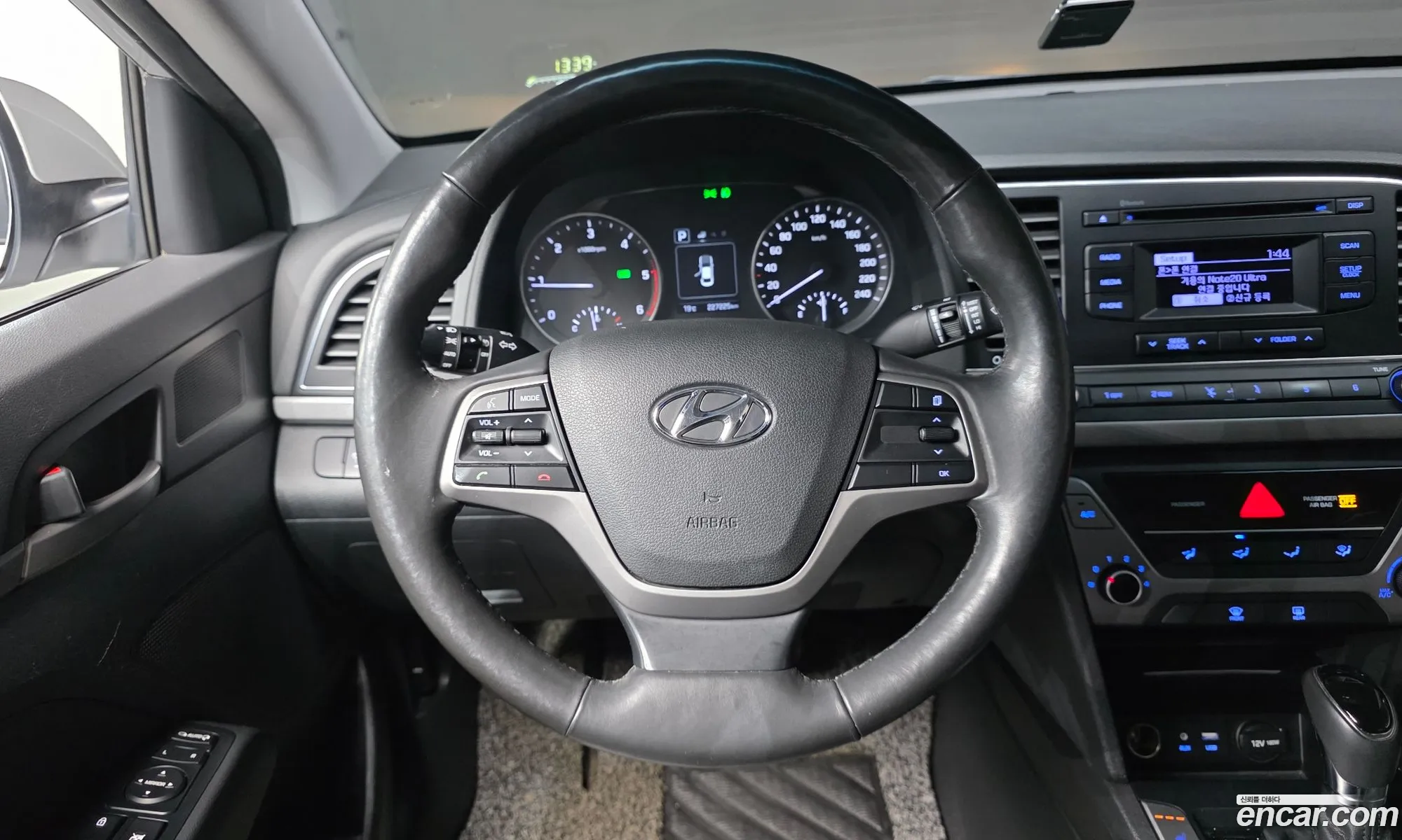 Hyundai Elantra AD 2016 — 11