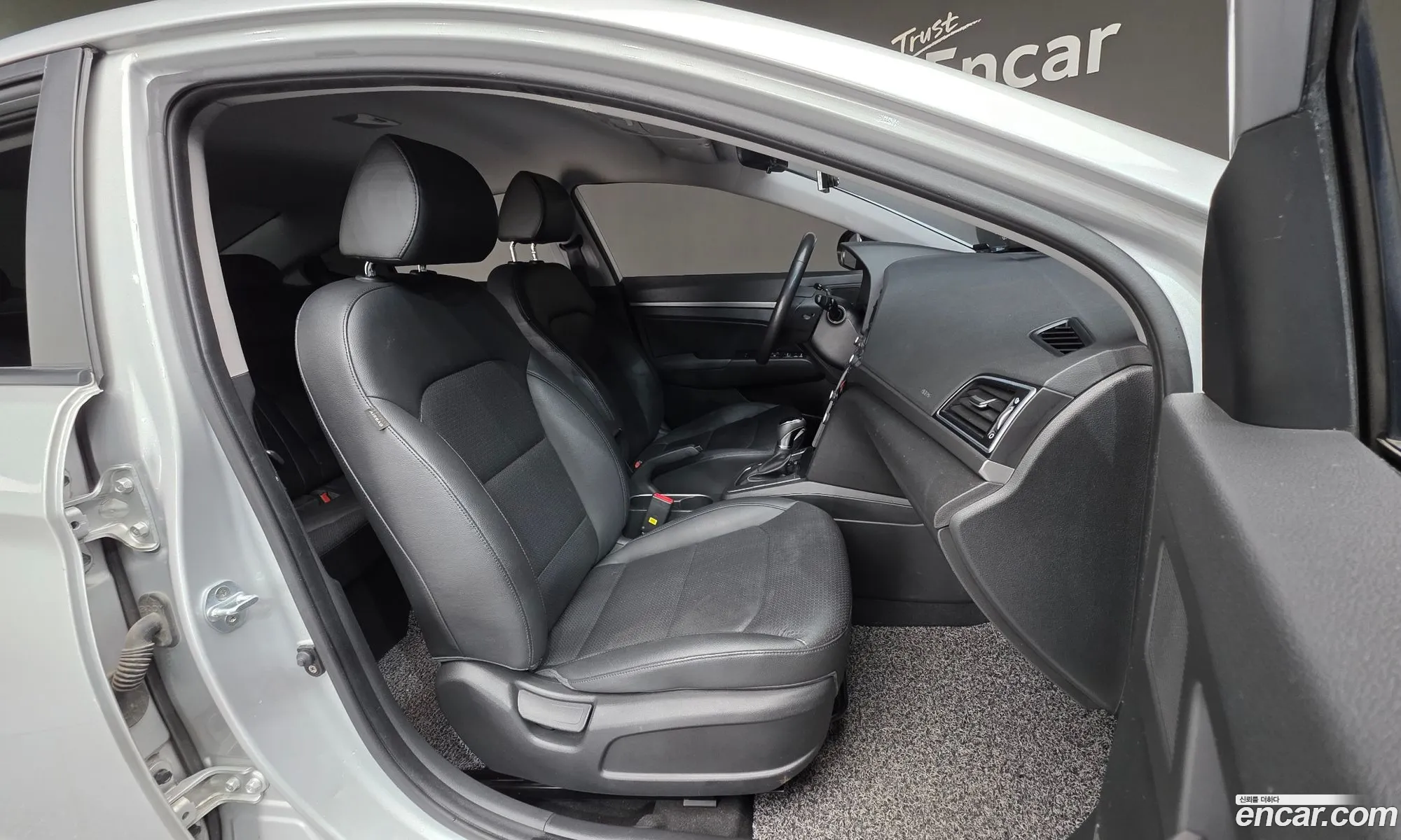 Hyundai Elantra AD 2016 — 16