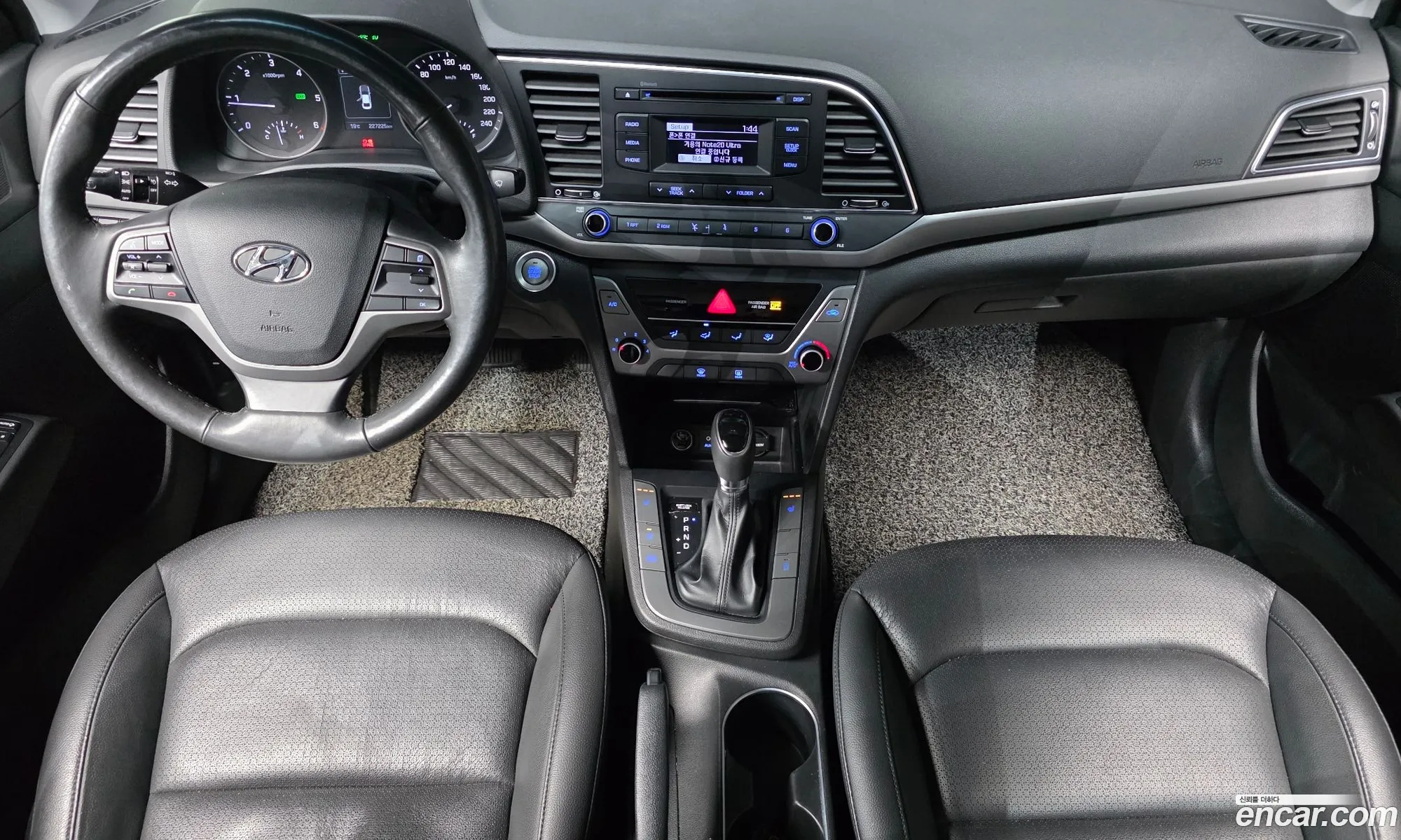 Hyundai Elantra AD 2016 — 14