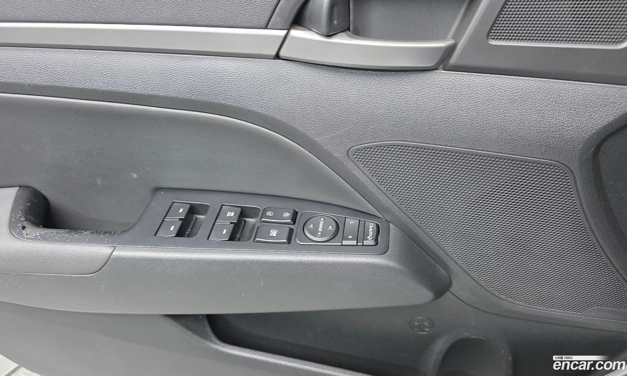 Hyundai Elantra AD 2016 — 13