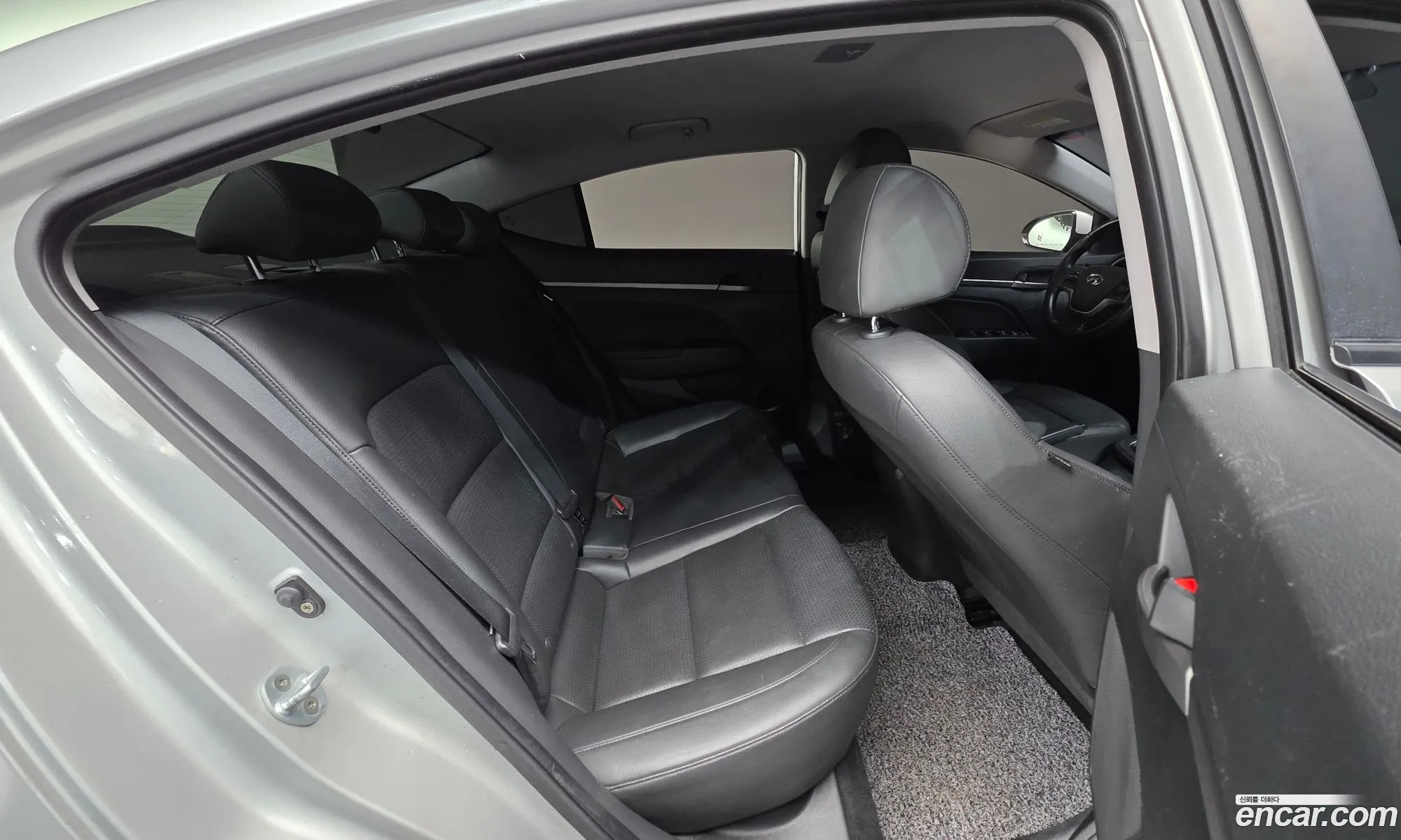 Hyundai Elantra AD 2016 — 17