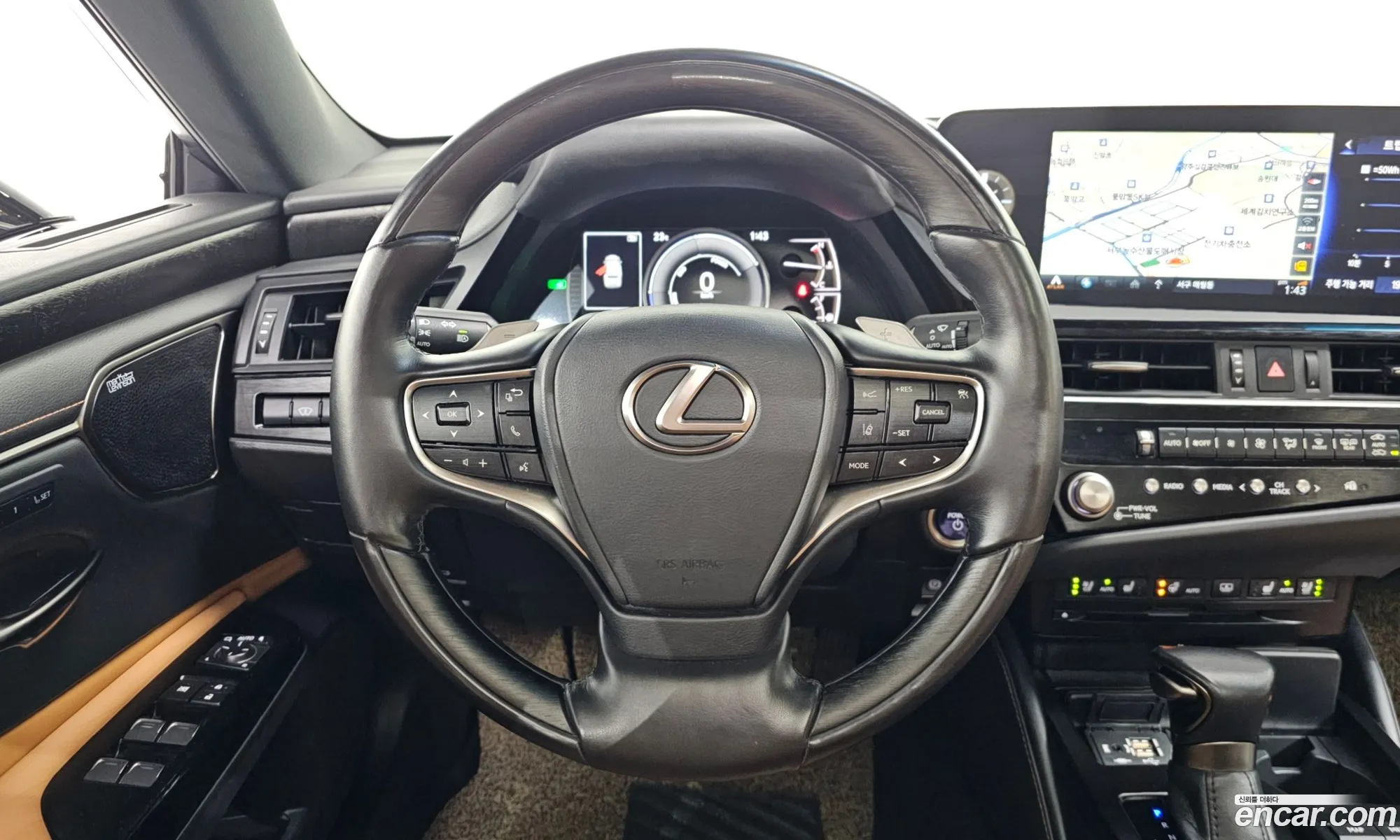 Lexus ES300h 7th Gen 2022 JTHBA1C17N2011166 — 7