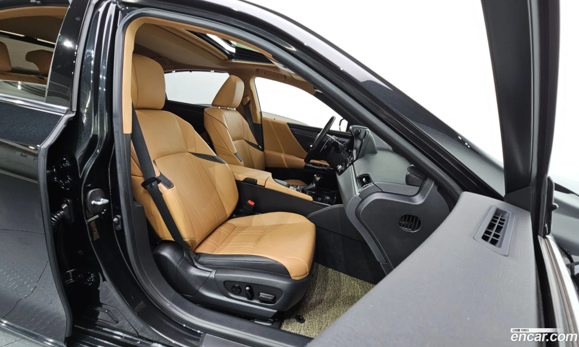 Lexus ES300h 7th Gen 2022 JTHBA1C17N2011166 — 18