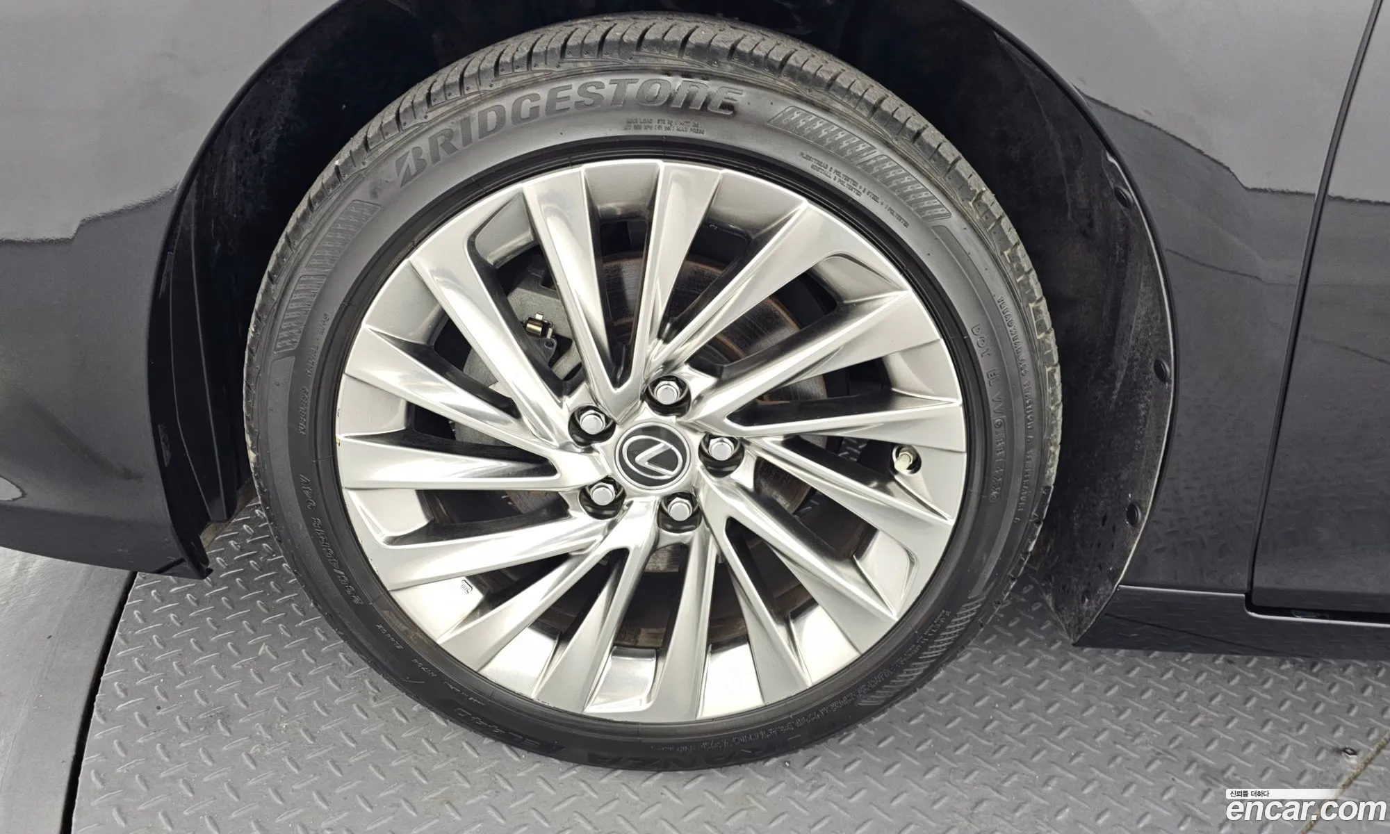 Lexus ES300h 7th Gen 2022 JTHBA1C17N2011166 — 14