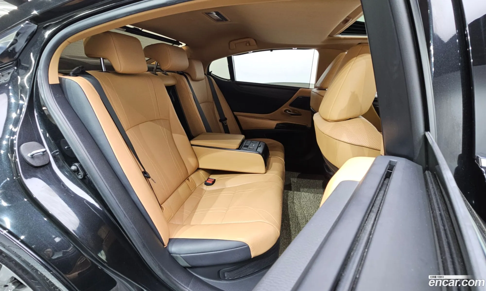 Lexus ES300h 7th Gen 2022 JTHBA1C17N2011166 — 16