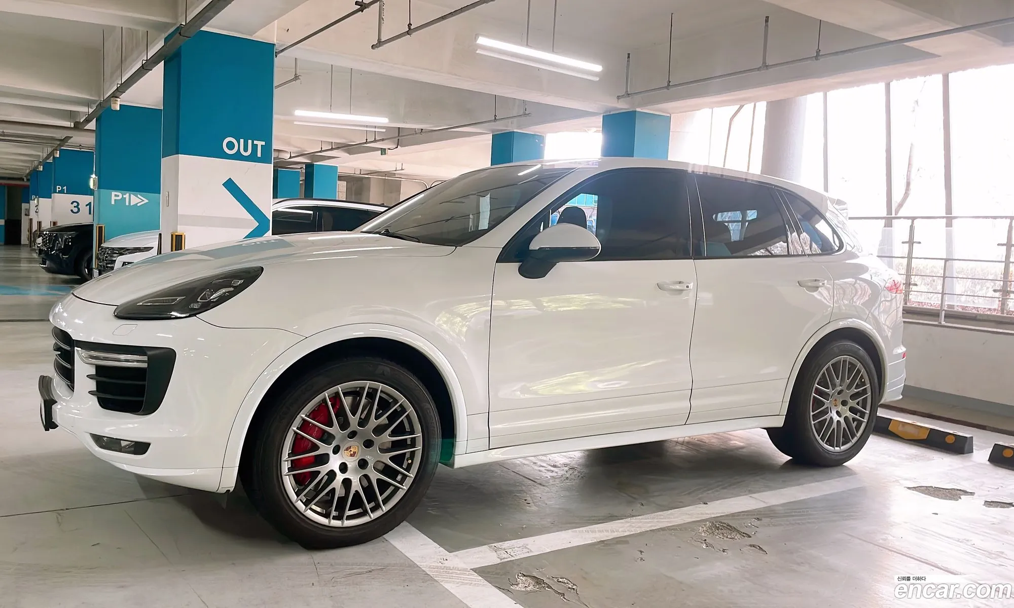 Porsche Cayenne 2015 — 12