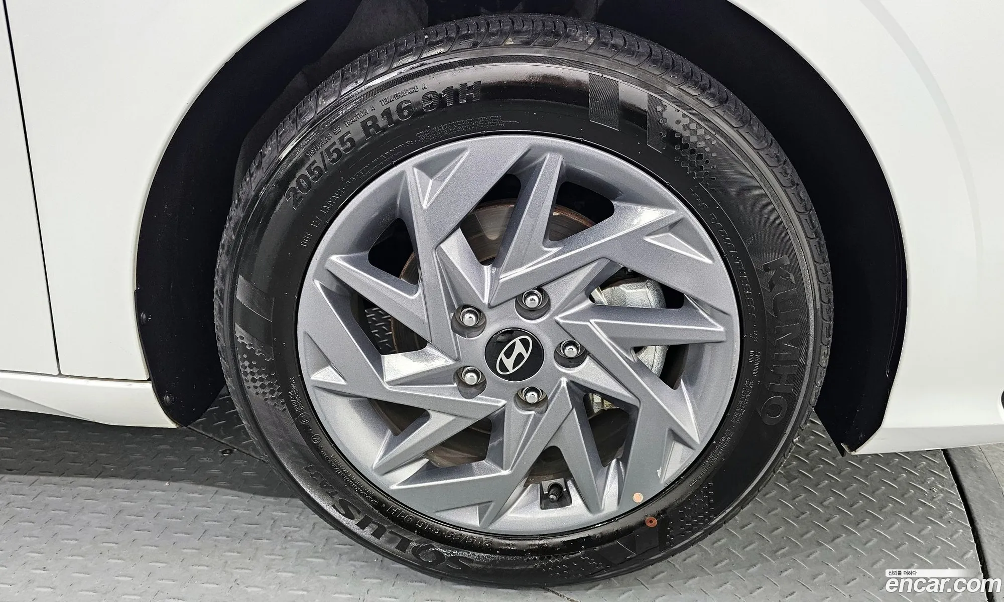 Hyundai Elantra Hybrid 2024 — 2