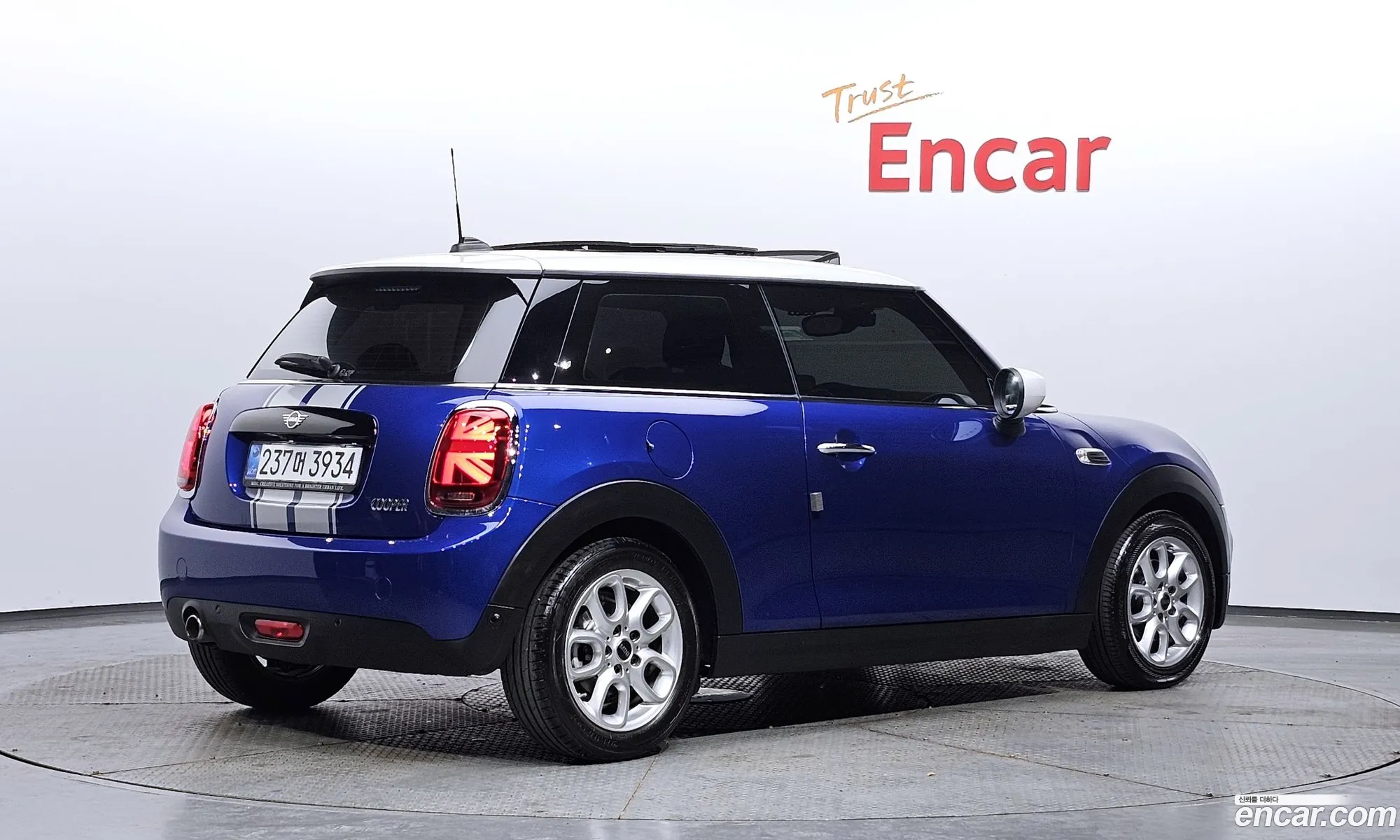 Mini Cooper 2021 WMWXR710XM2N95409 — 14