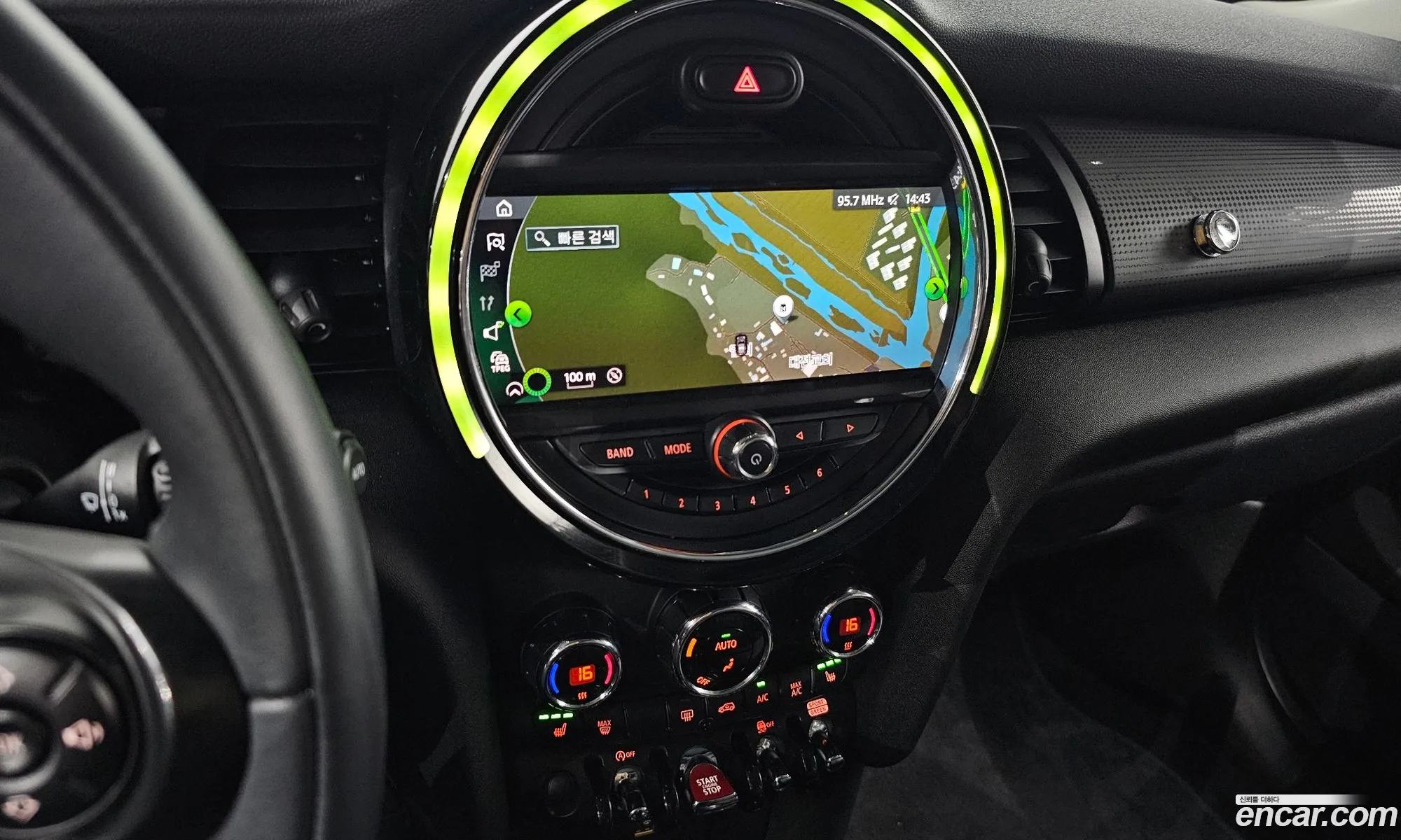 Mini Cooper 2021 WMWXR710XM2N95409 — 12