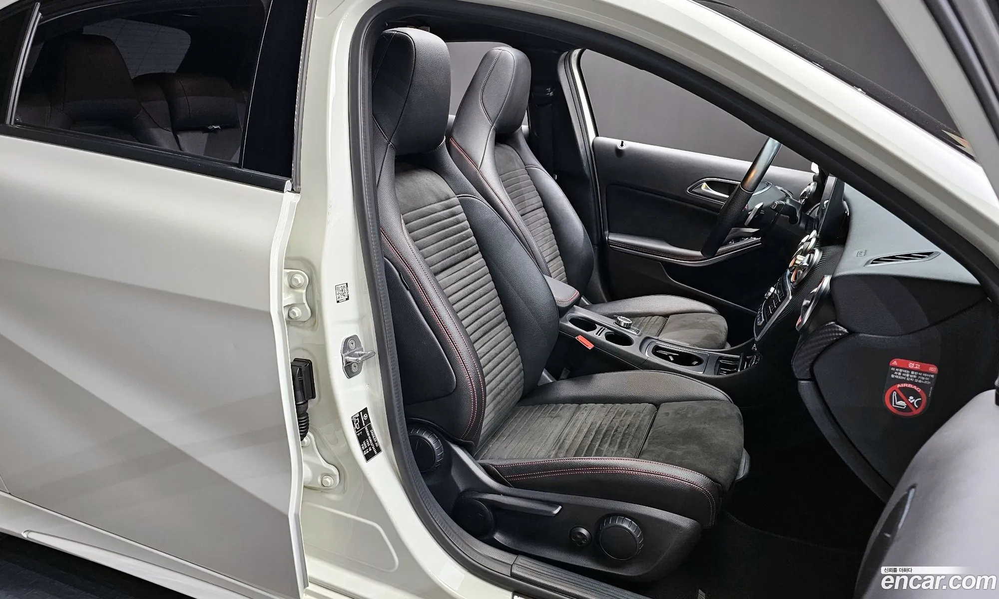Mercedes-Benz A-Class W176 2018 — 19