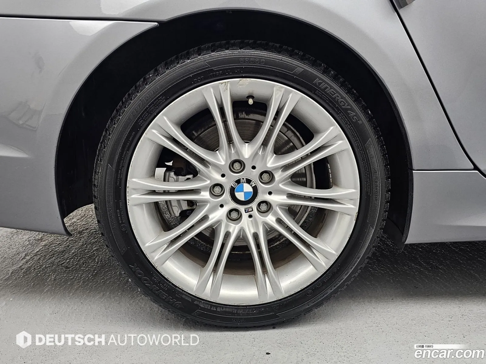BMW 5 Series 2009 — 11