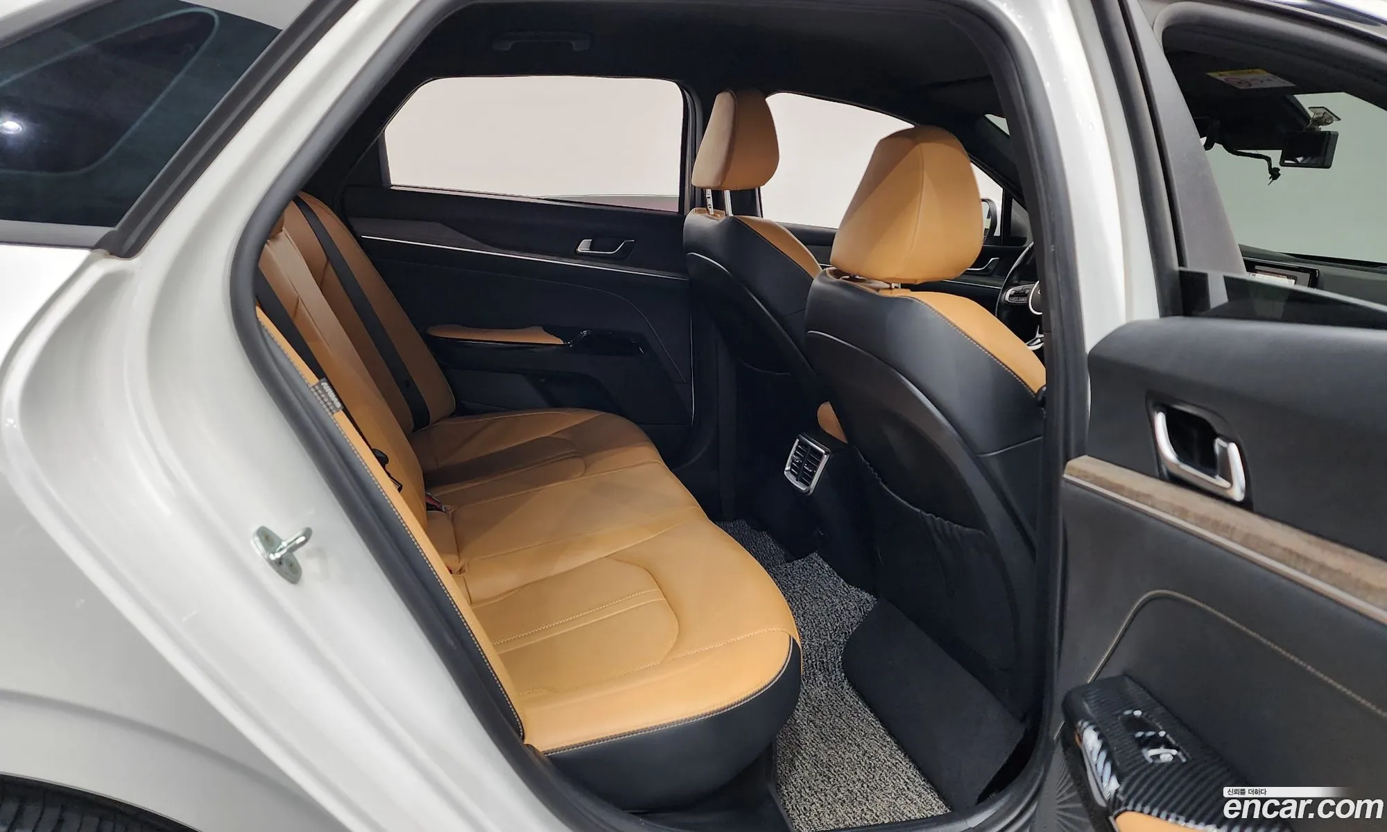 Kia K5 Hybrid 2021 — 17