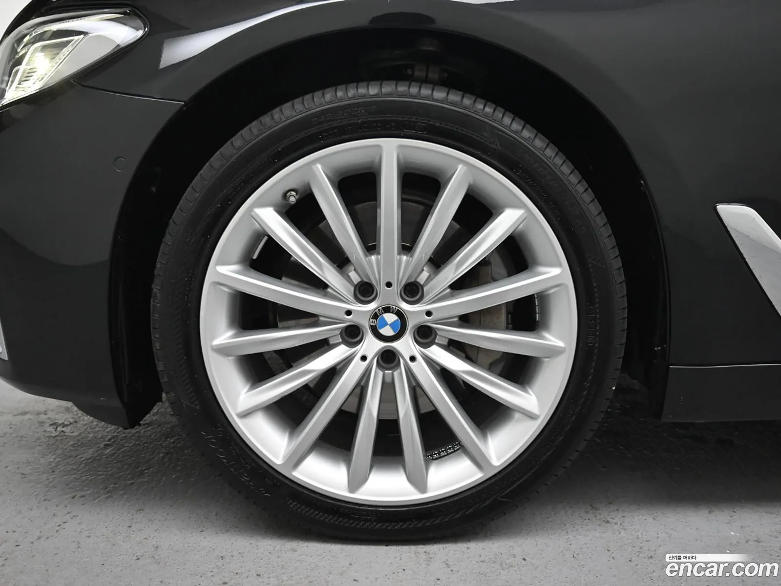 BMW 5 Series 2023 — 2