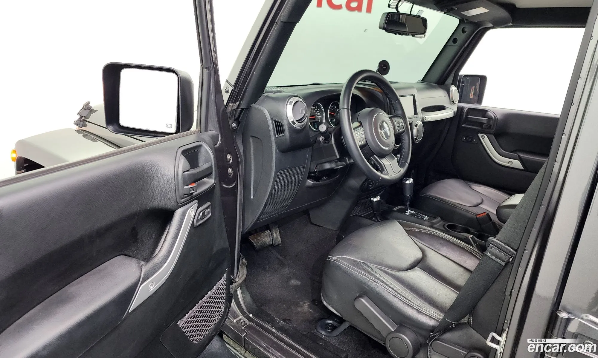 Jeep Wrangler 2017 1C4HJWEGXHL753196 — 2