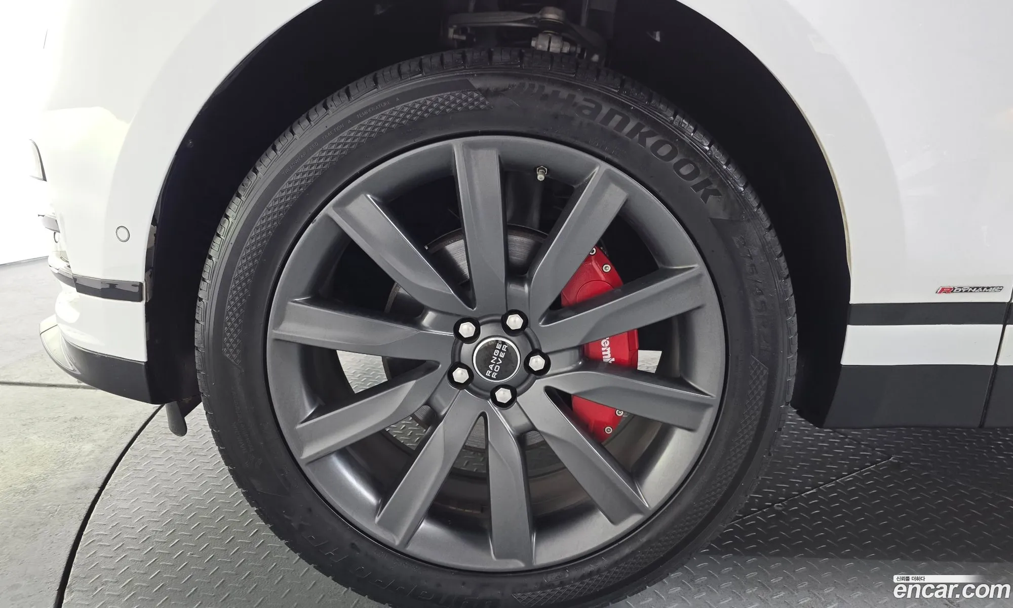 Land Rover Range Rover Velar 2019 — 12