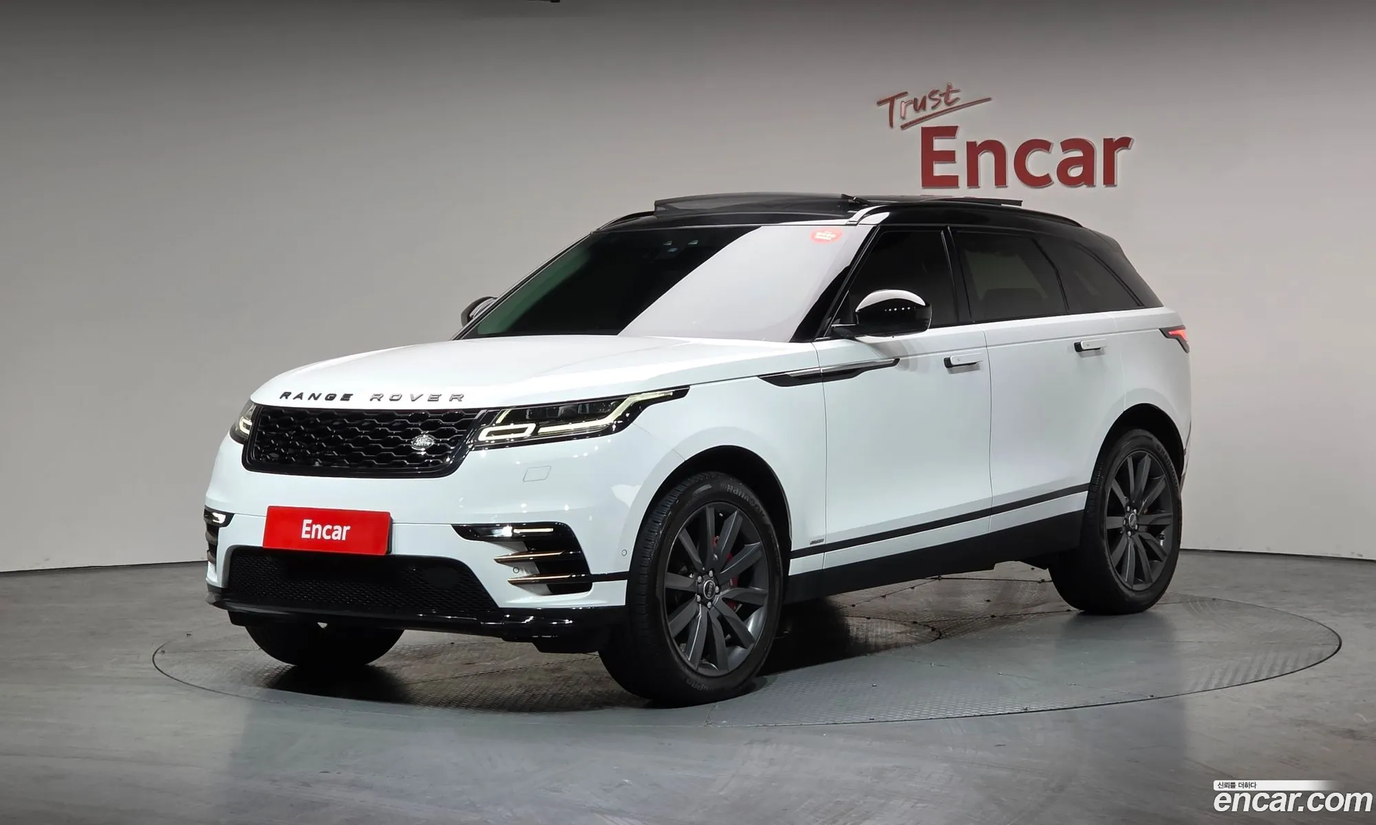Land Rover Range Rover Velar 2019 — 17
