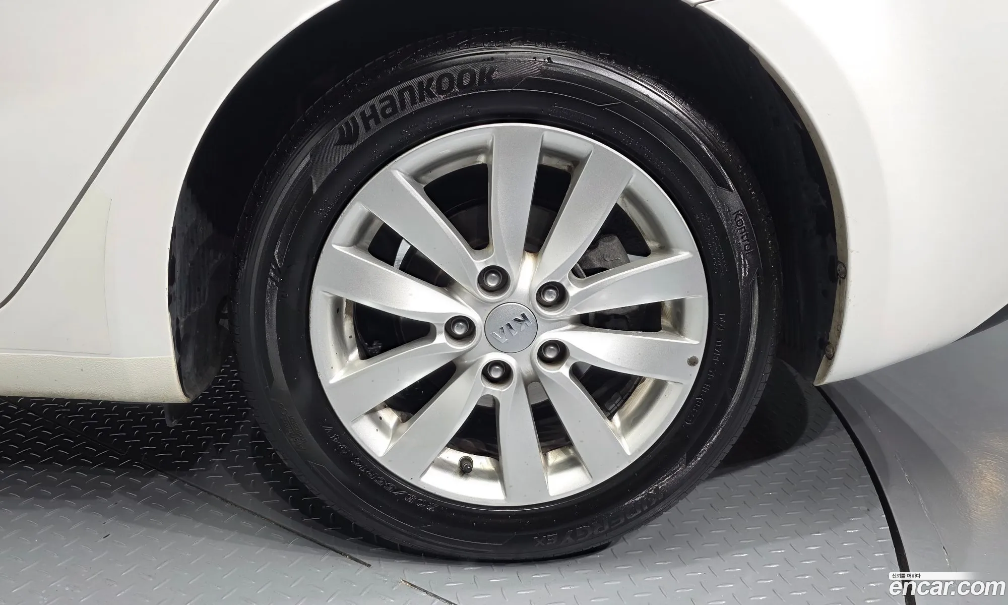 Kia K3 2013 — 20