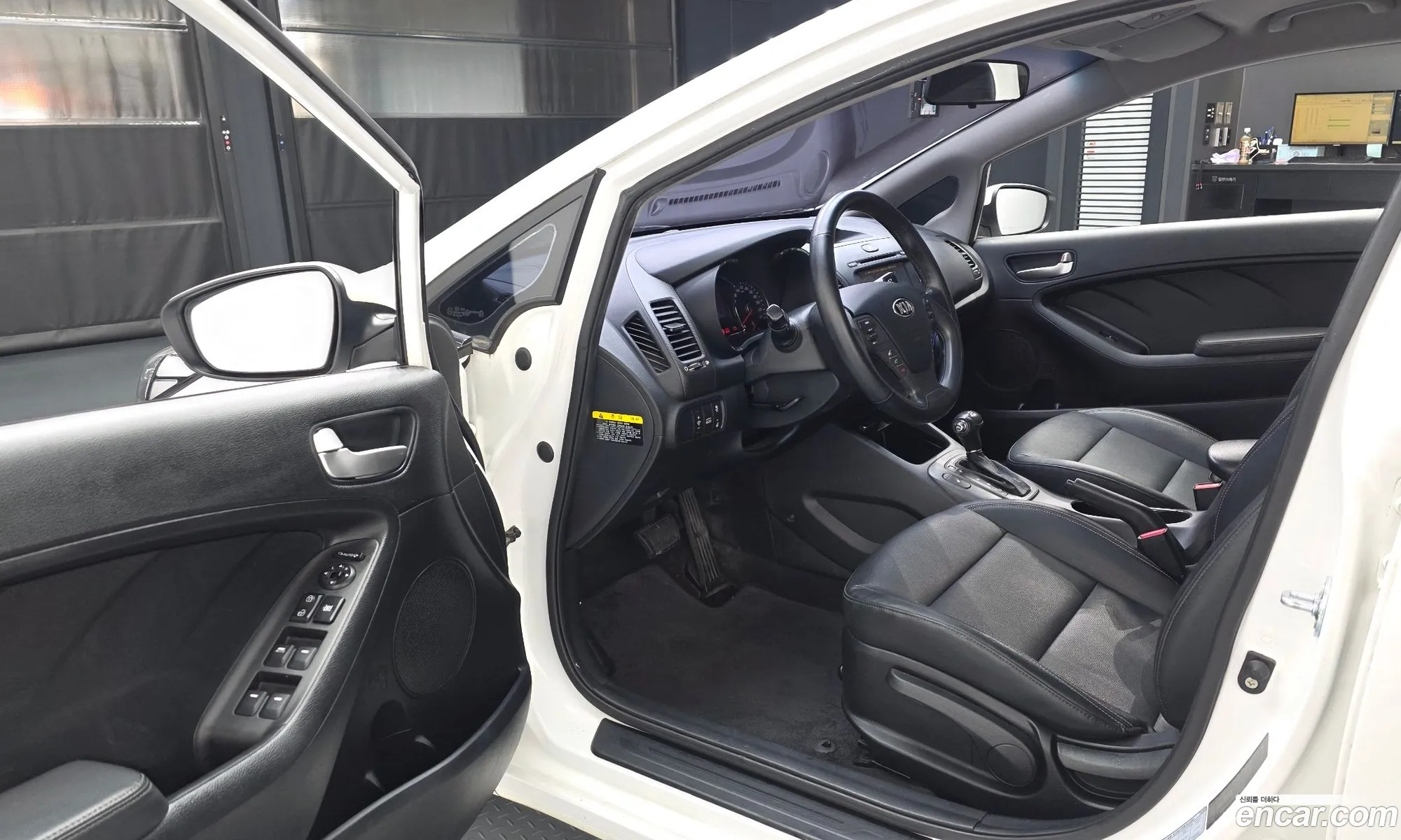 Kia K3 2013 — 14