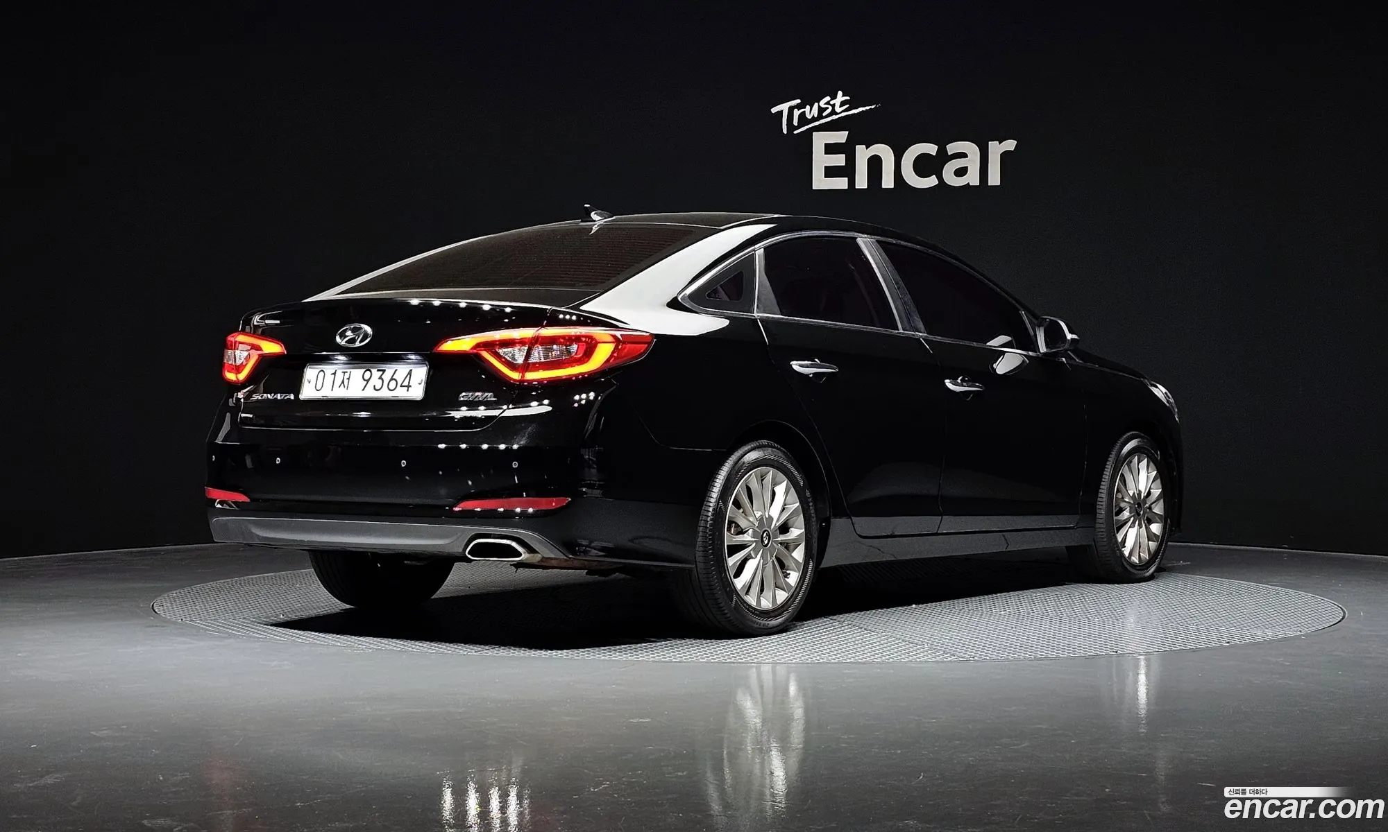 Hyundai LF Sonata 2014 — 12