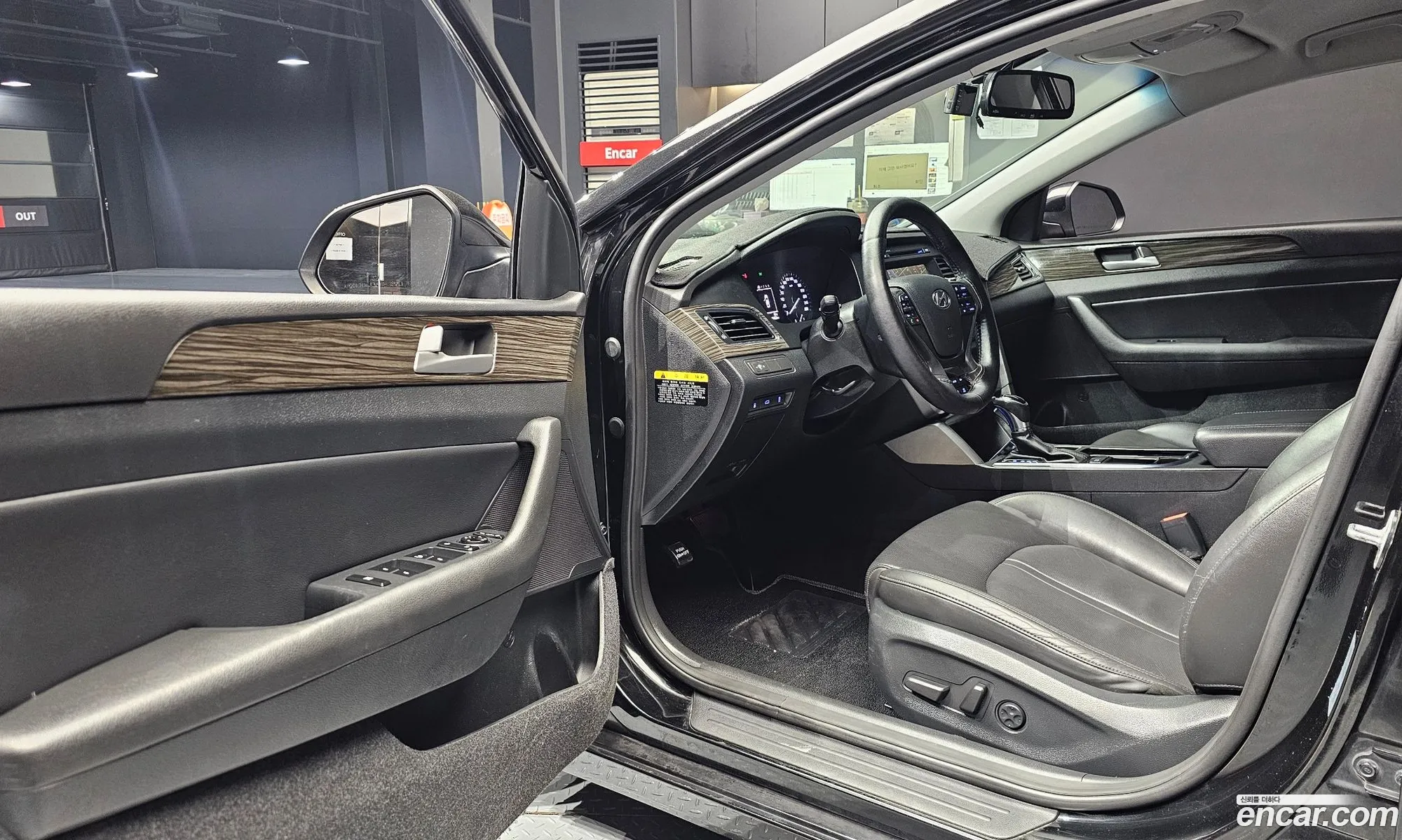 Hyundai LF Sonata 2014 — 16