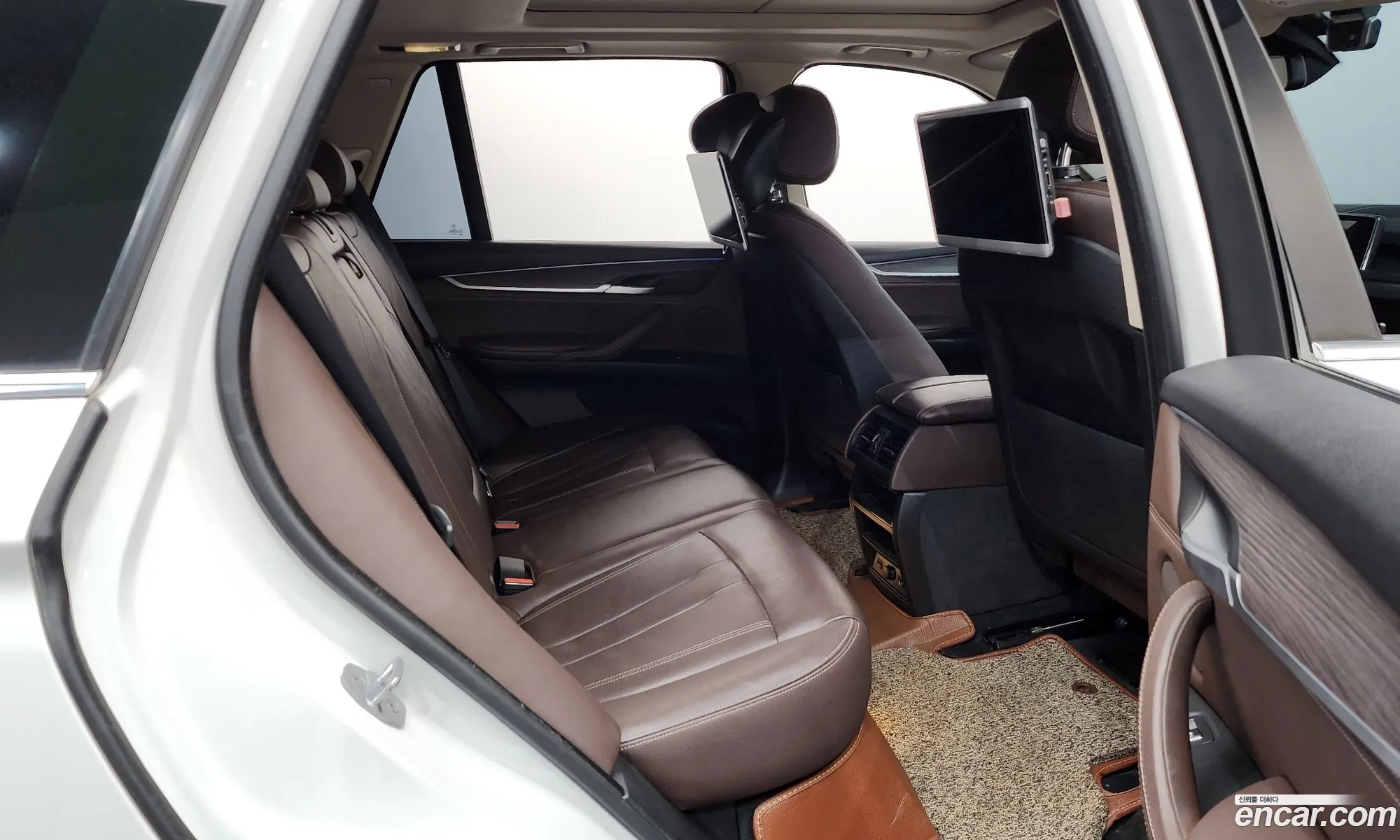 BMW X5 2018 — 16