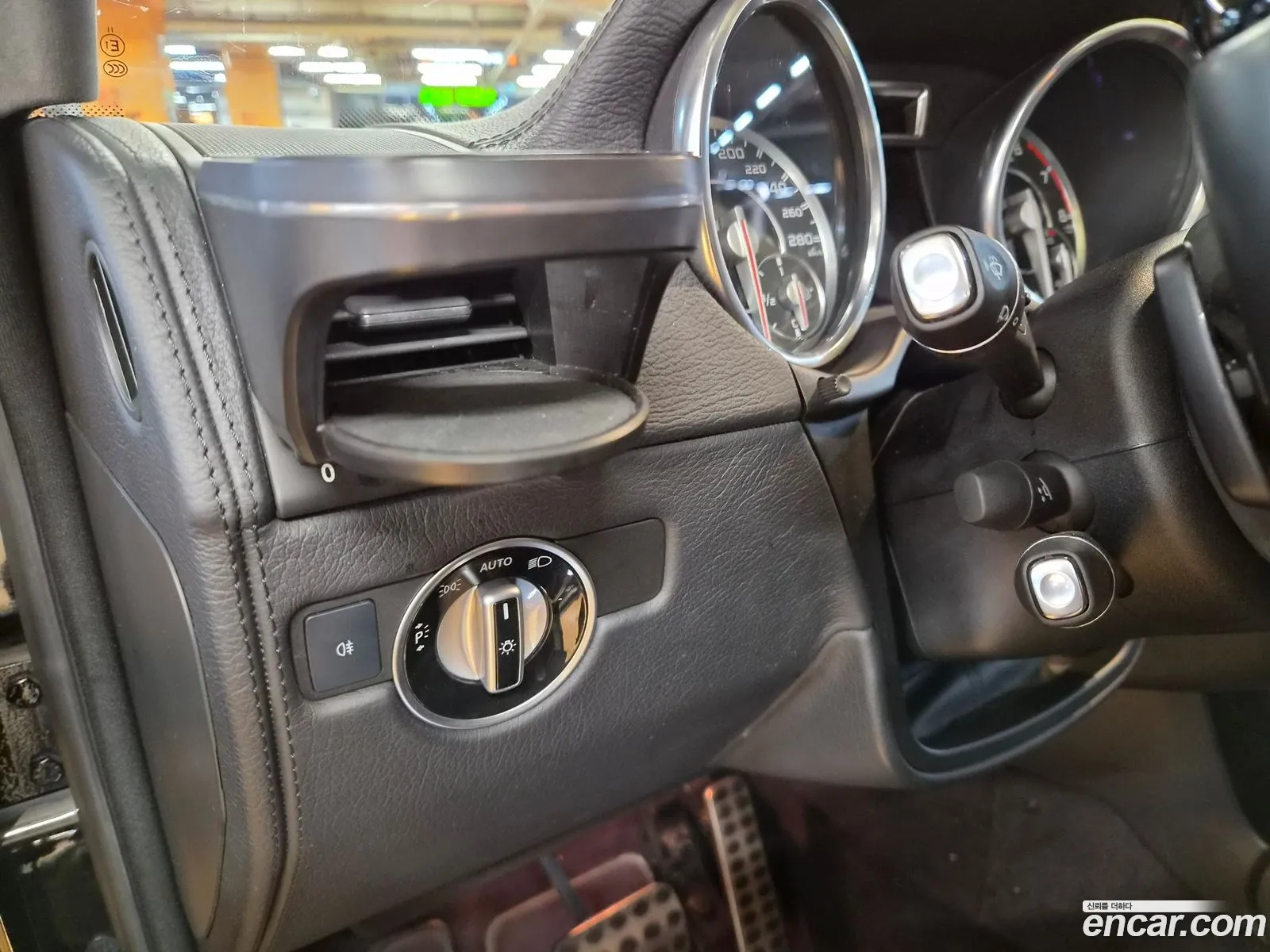 Mercedes-Benz G-Class W463 2012 — 11