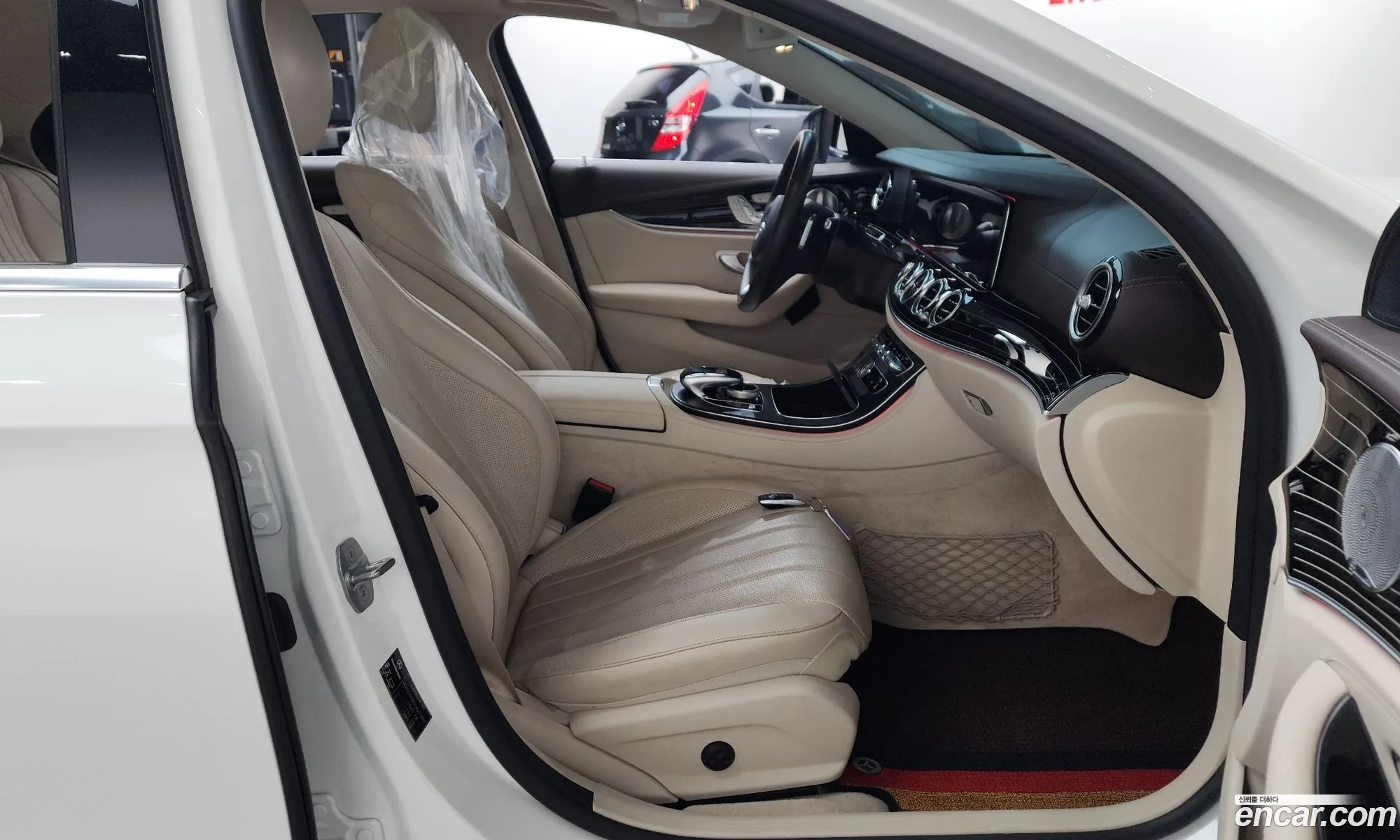 Mercedes-Benz E-Class W213 2017 WDDZF6GB0HA276402 — 8