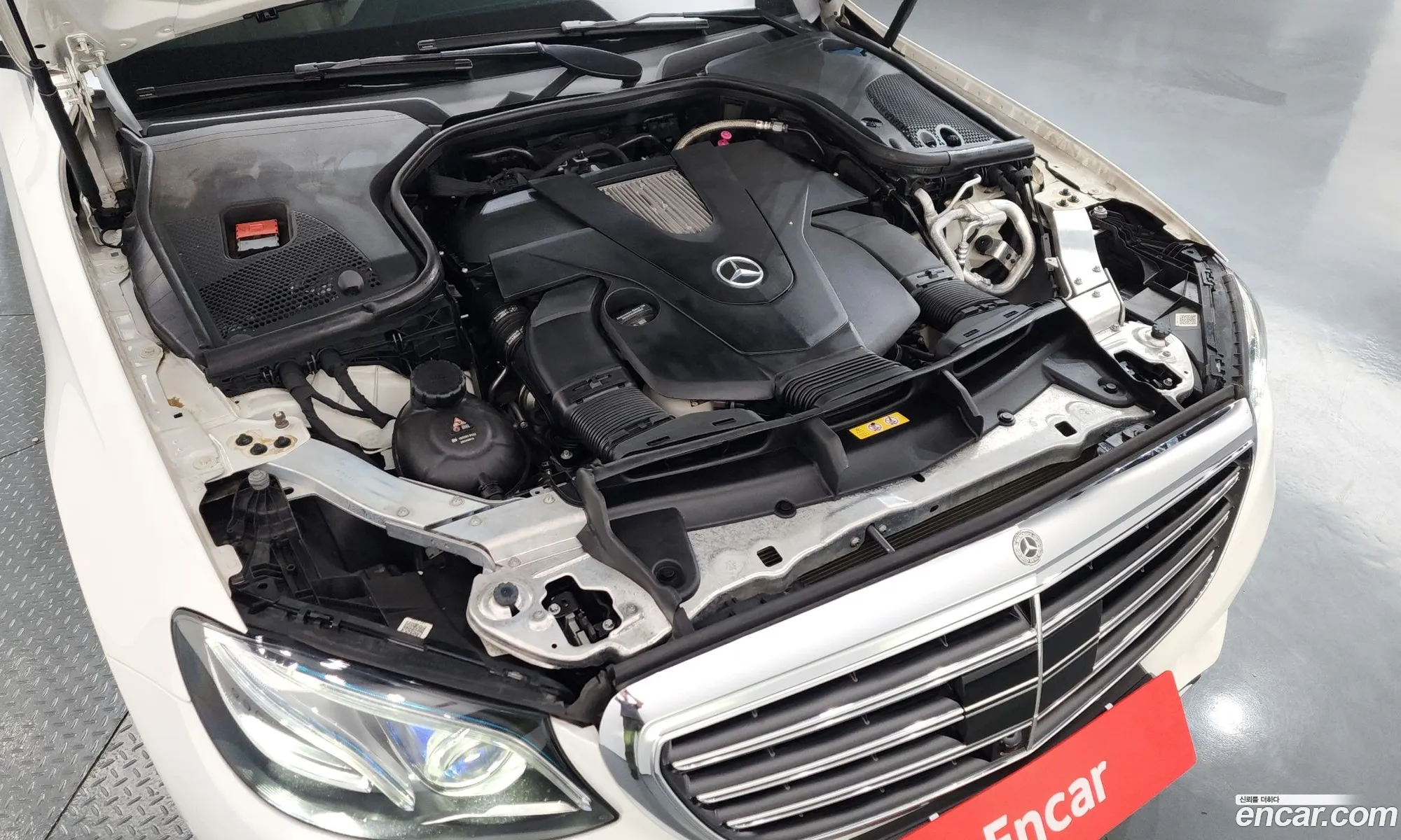 Mercedes-Benz E-Class W213 2017 WDDZF6GB0HA276402 — 3