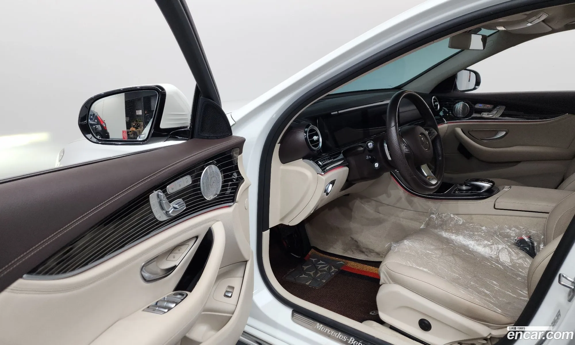 Mercedes-Benz E-Class W213 2017 WDDZF6GB0HA276402 — 16