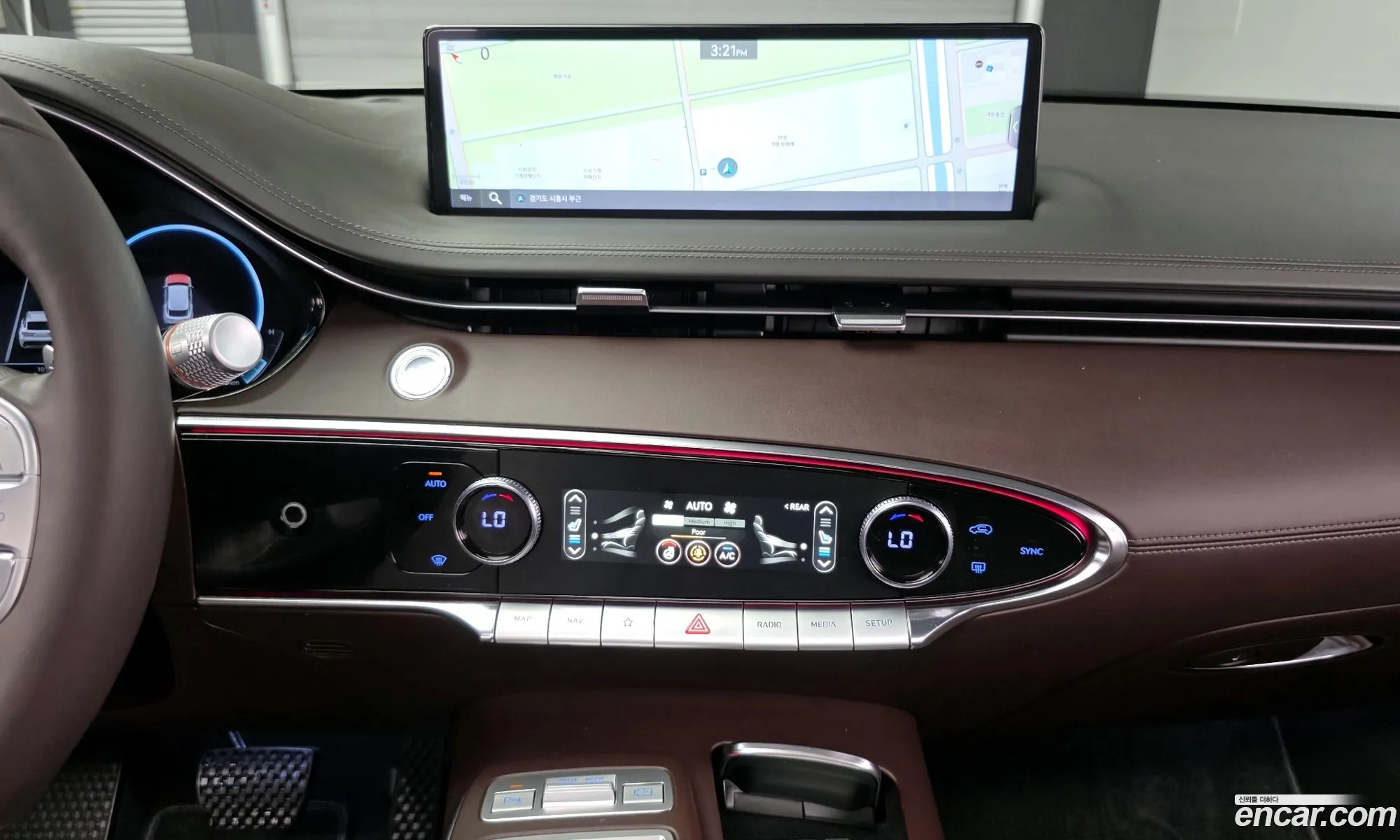 Genesis GV70 2022 — 16