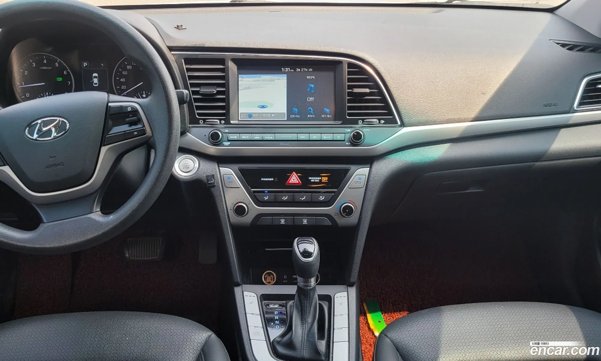 Hyundai Elantra AD 2018 — 14